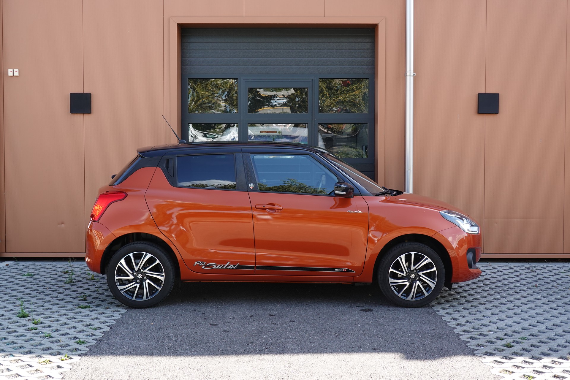 SUZUKI Swift 1.2i Piz Sulai Top Hybrid Allgrip 4x4 "CH Auto * Keyless * GPS * Caméra * Temp. Adapt"-image-3