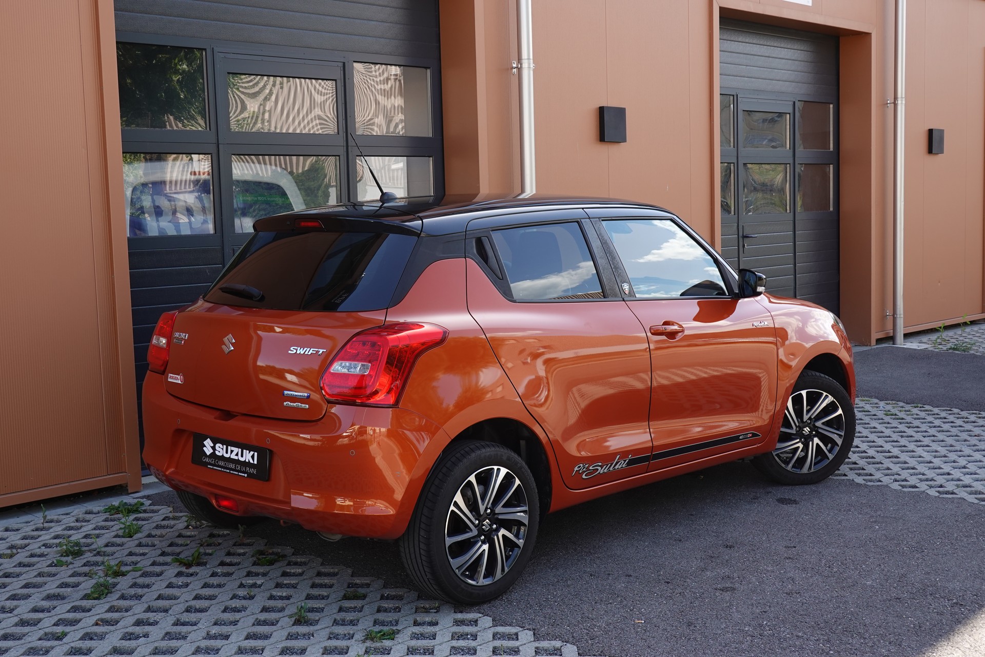SUZUKI Swift 1.2i Piz Sulai Top Hybrid Allgrip 4x4 "CH Auto * Keyless * GPS * Caméra * Temp. Adapt"-image-6