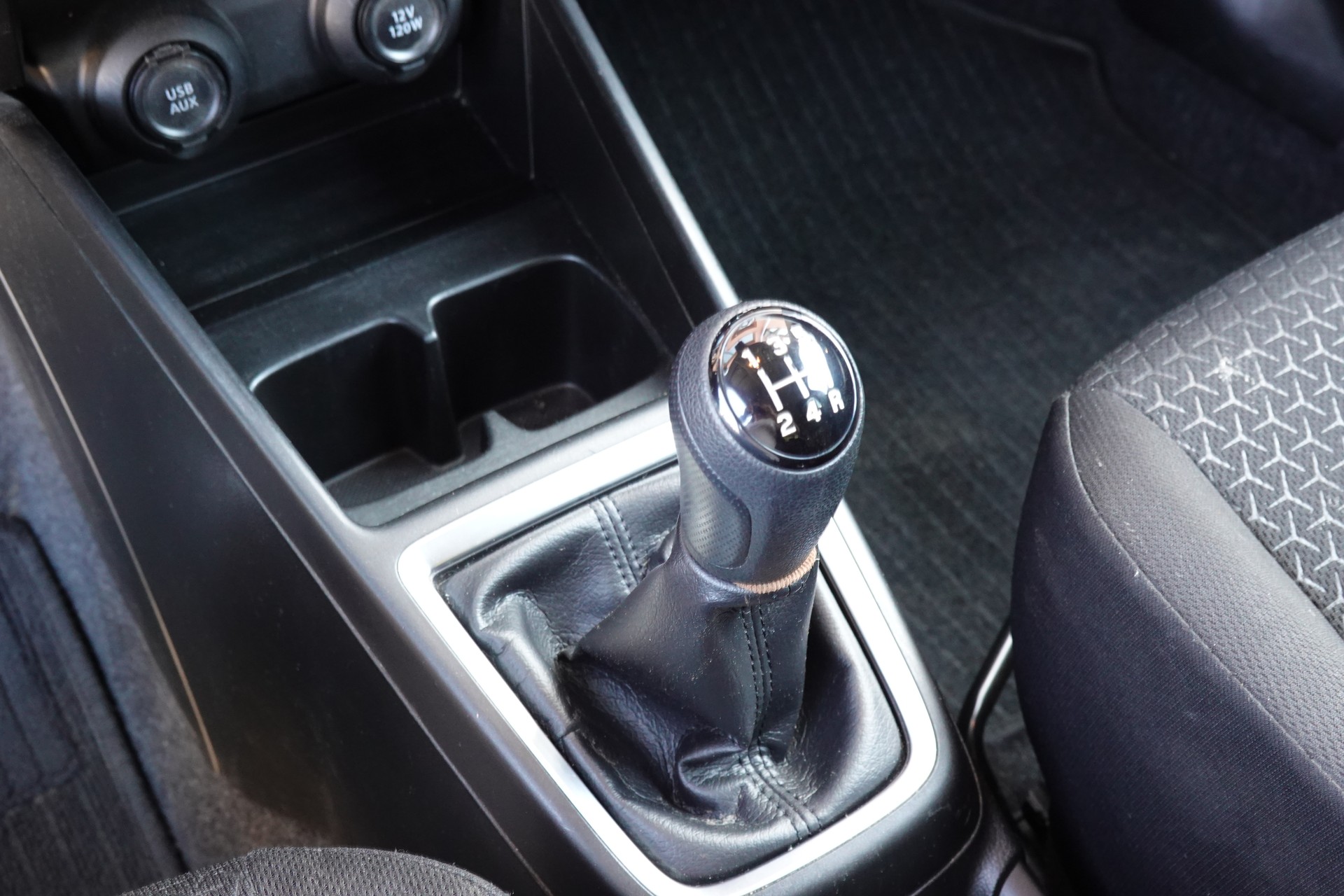 SUZUKI Swift 1.2i Piz Sulai Top Hybrid Allgrip 4x4 "CH Auto * Keyless * GPS * Caméra * Temp. Adapt"-image-16
