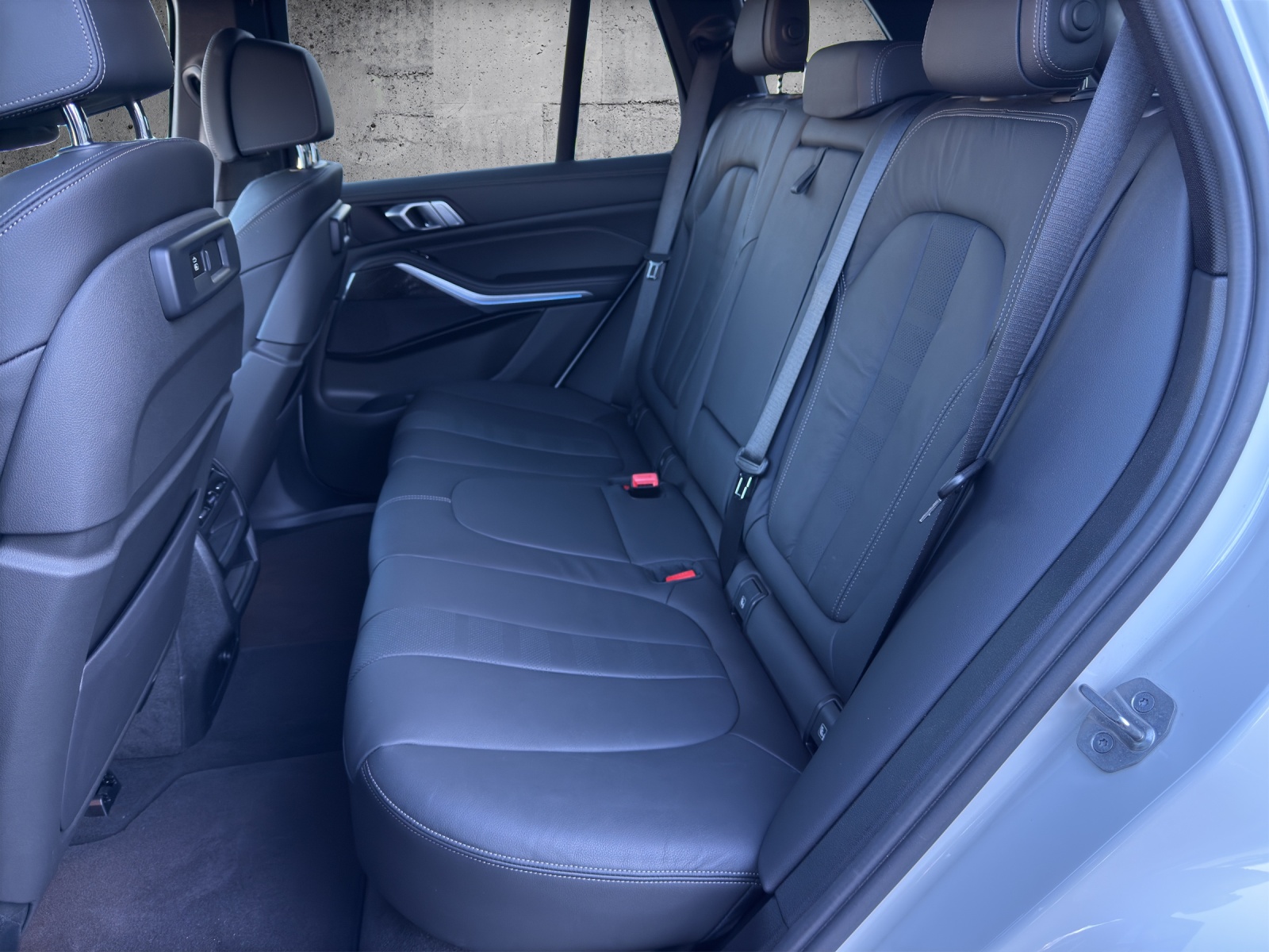 BMW X5 xDrive45e M Sport Steptronic Mineralweiss met.-image-12