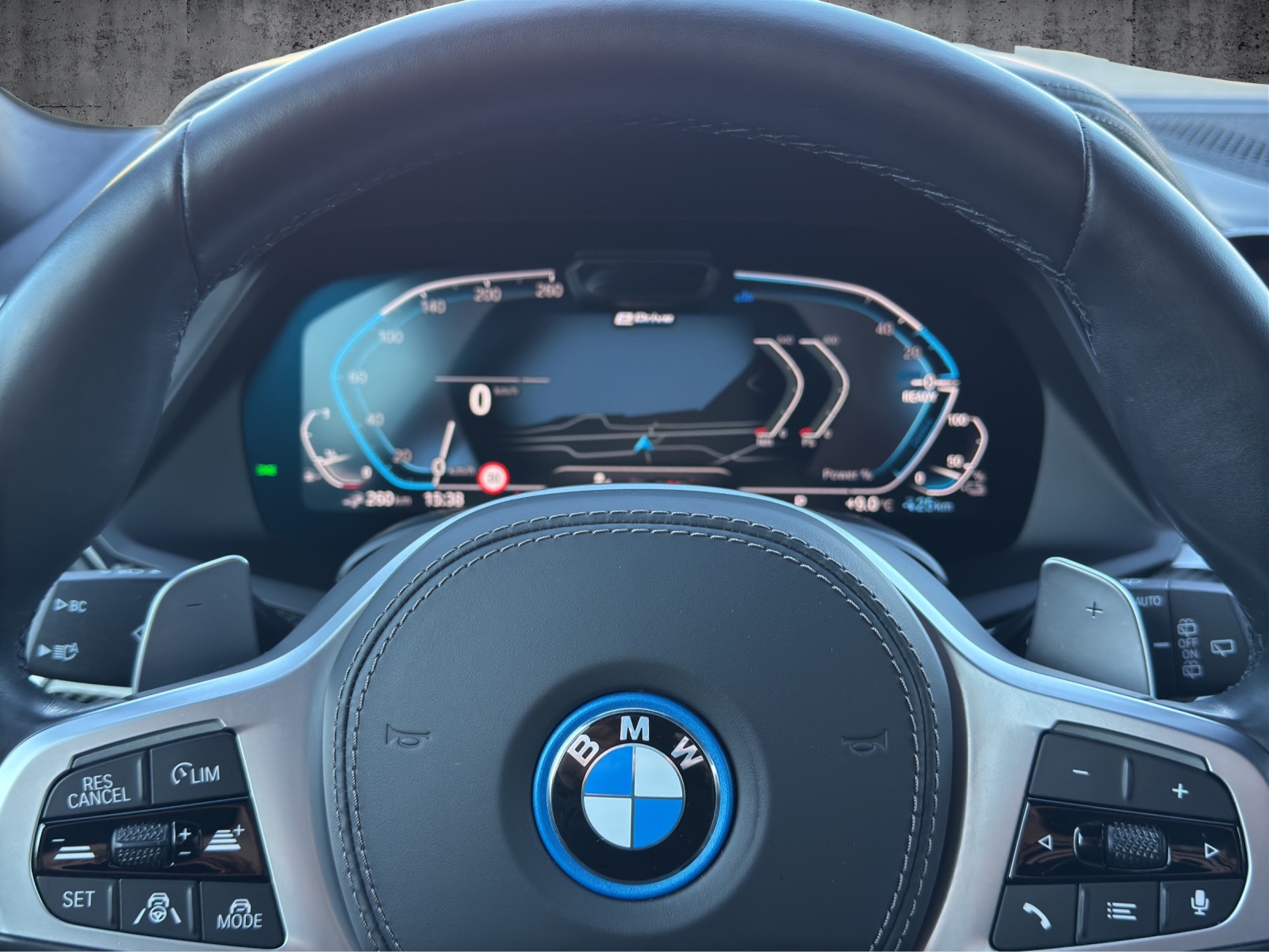 BMW X5 xDrive45e M Sport Steptronic Mineralweiss met.-image-10