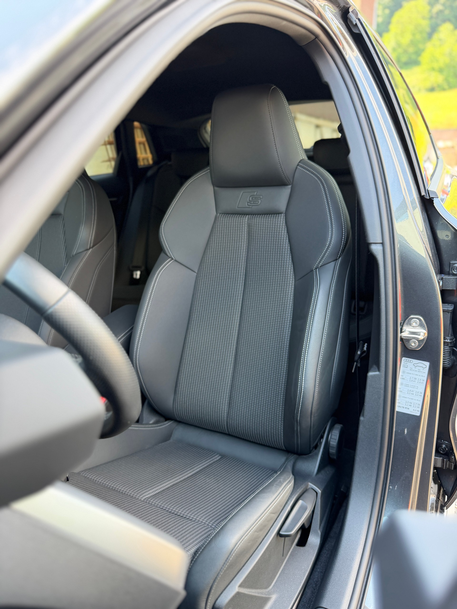 AUDI S3 Sportback 2.0 TFSI quattro S-tronic-image-10