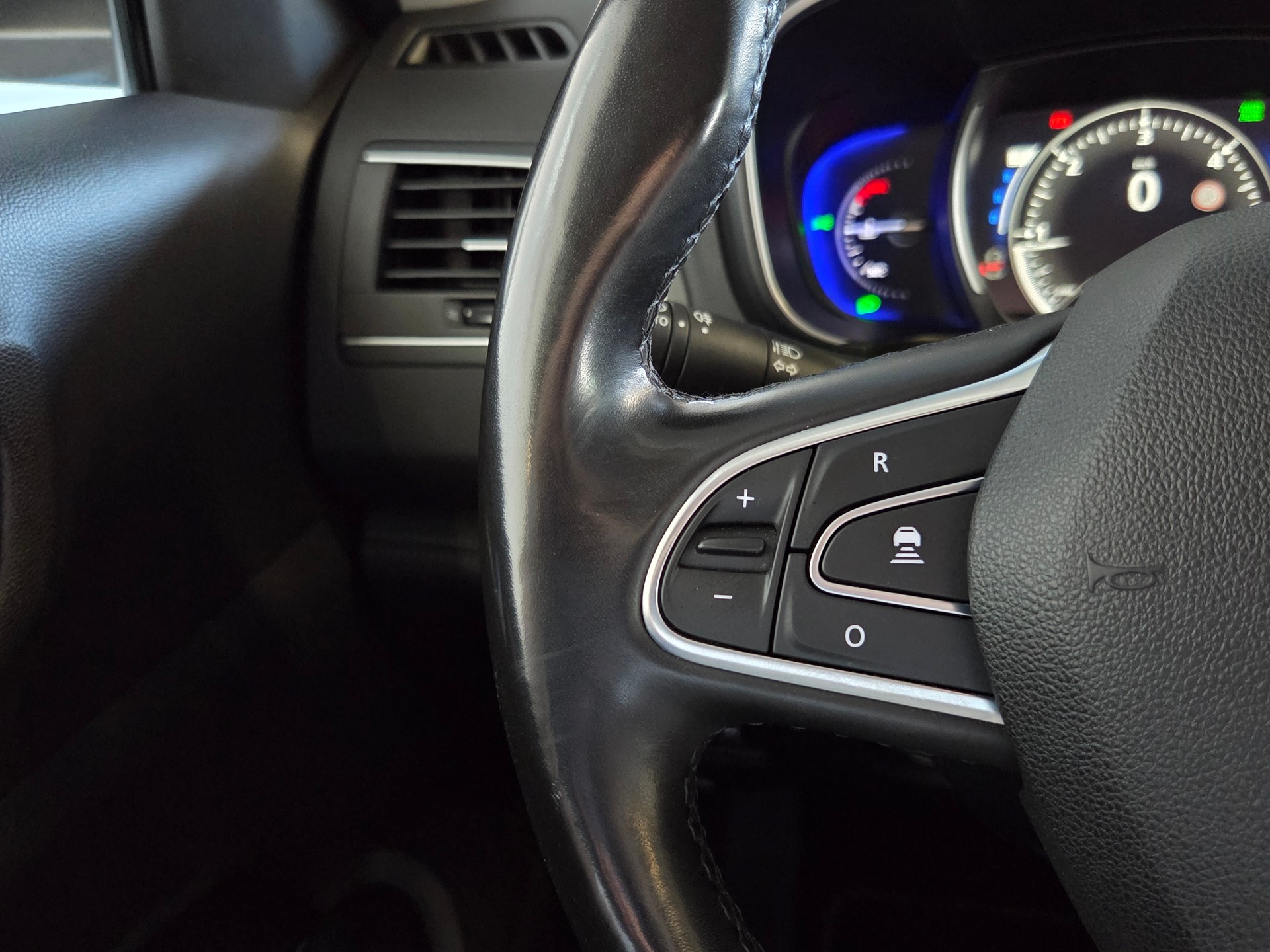 RENAULT Koleos 2.0 Blue dCi techno X-Tronic 4WD-image-13