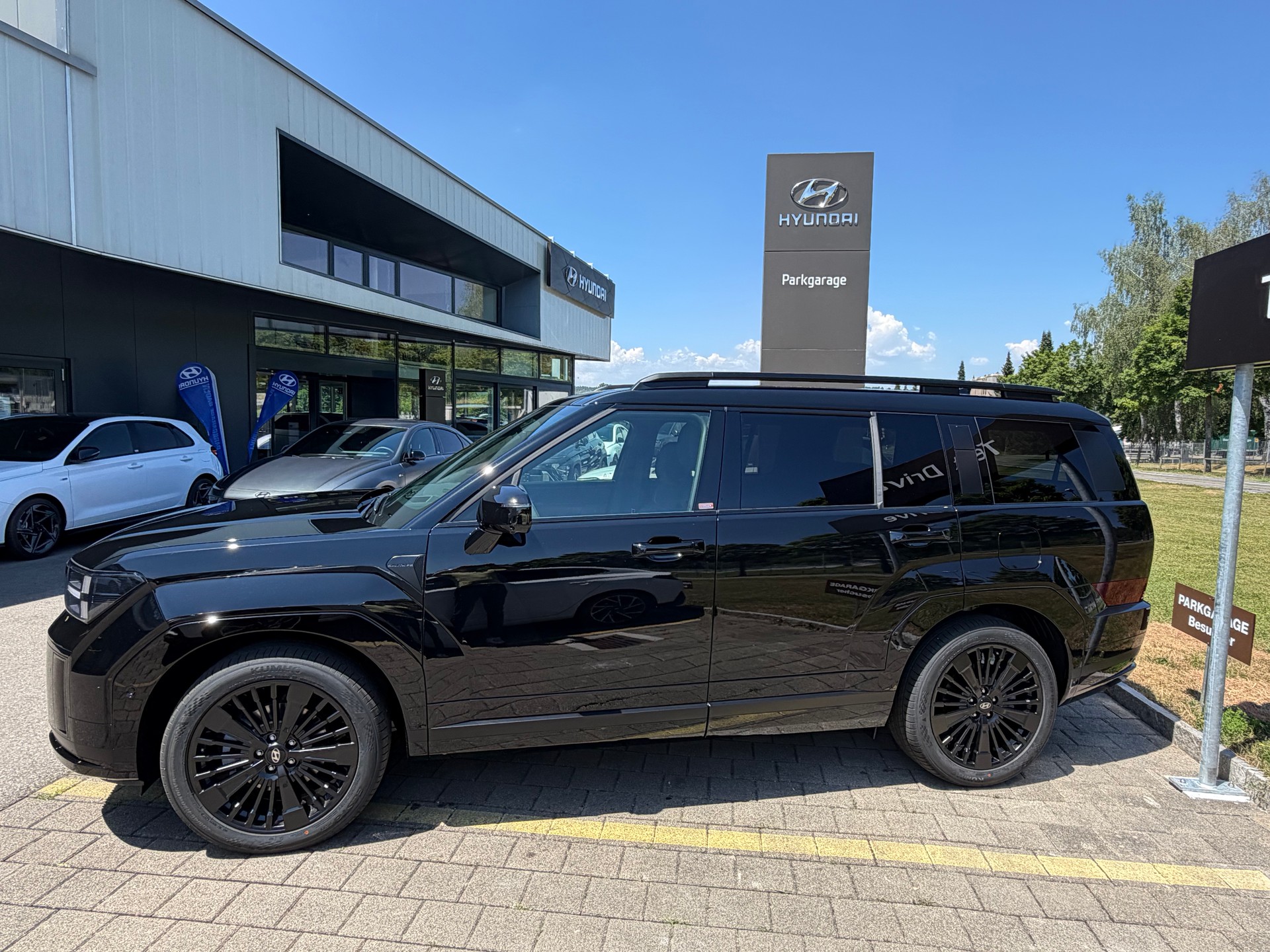 HYUNDAI Santa Fe 1.6 T-GDi HEV Calligraphy Swiss Ed. 4WD Automatic-image-1