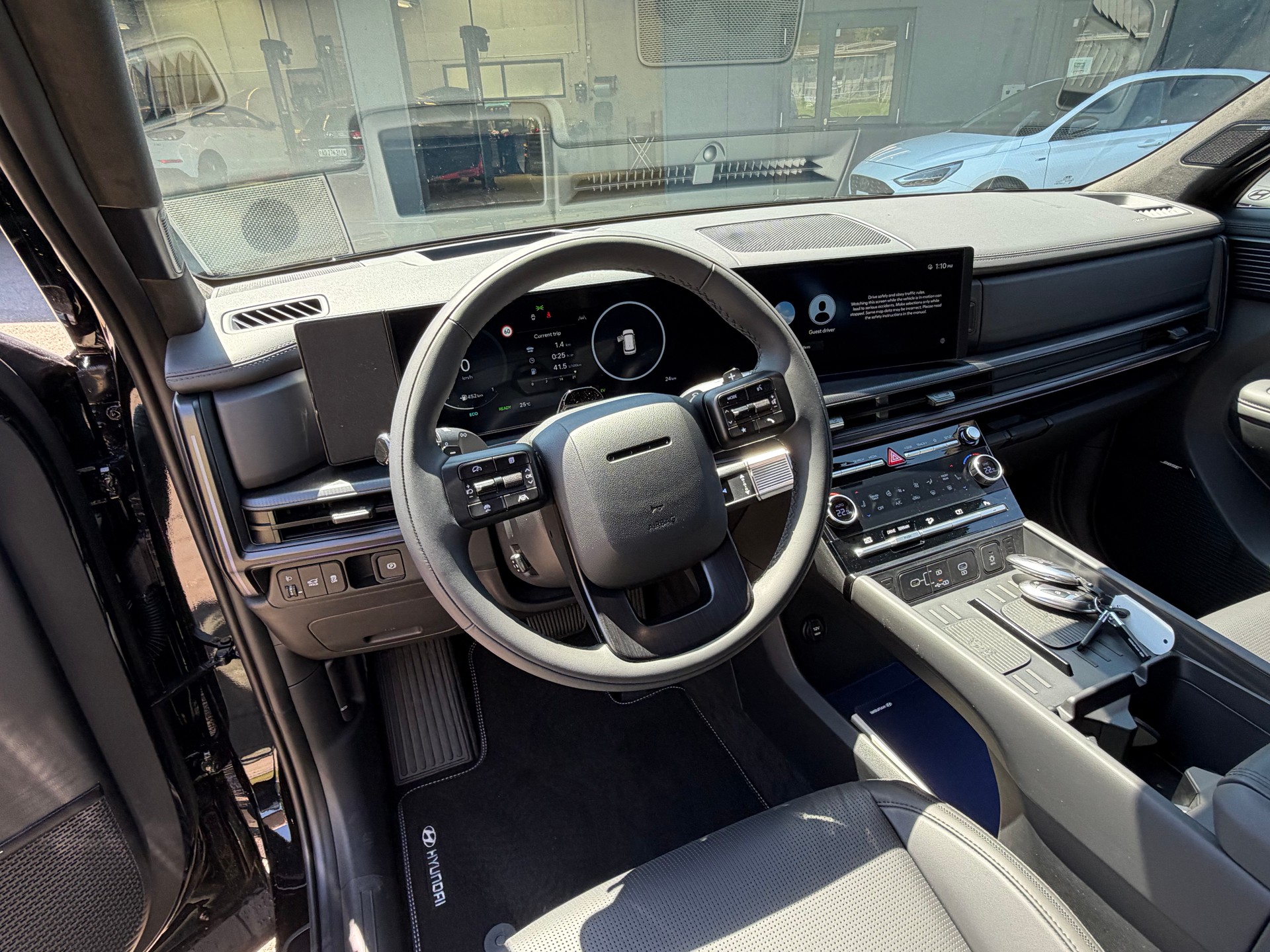 HYUNDAI Santa Fe 1.6 T-GDi HEV Calligraphy Swiss Ed. 4WD Automatic-image-5