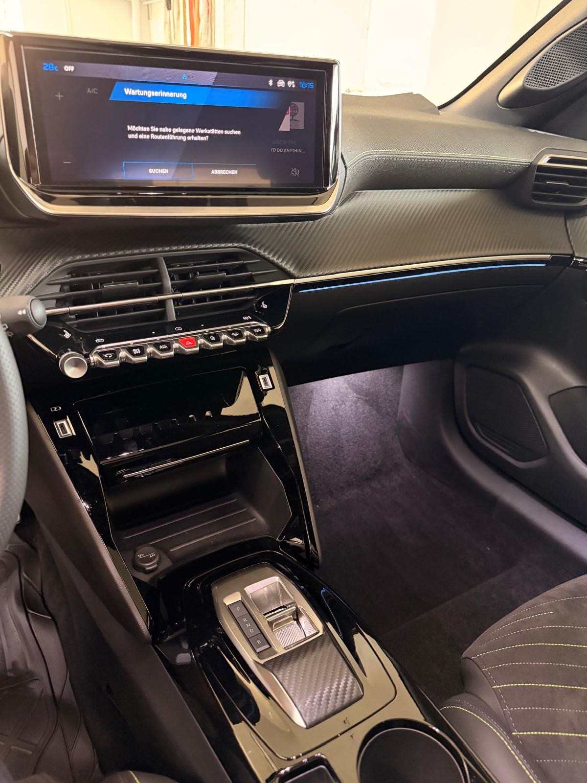 PEUGEOT 208 Elektrik 115kW GT-image-13
