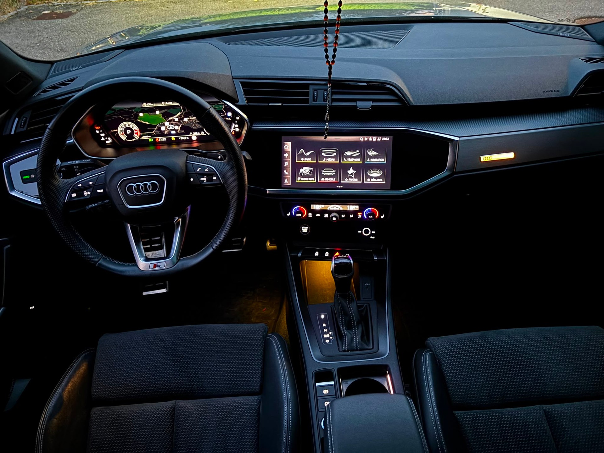 AUDI 1.5 35 TFSI S line Attraction S-Tronic-image-2