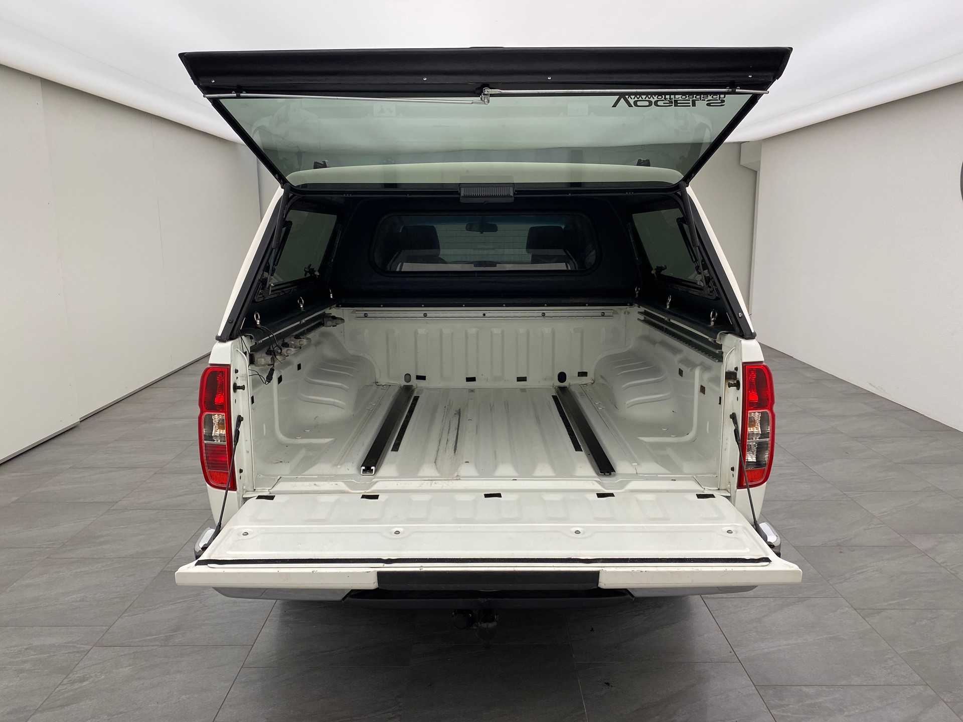 NISSAN Navara 2.5 4WD-image-14