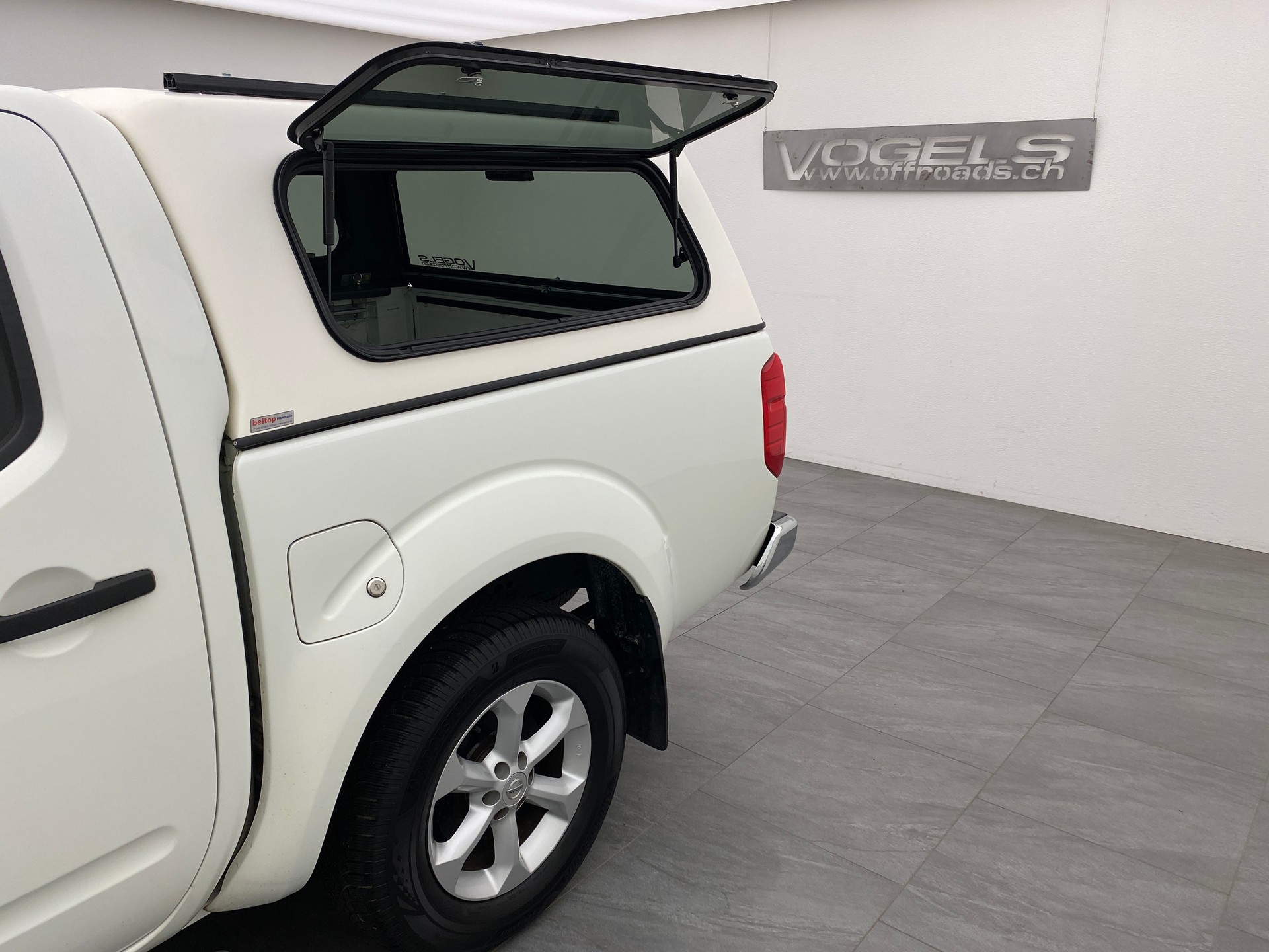NISSAN Navara 2.5 4WD-image-15