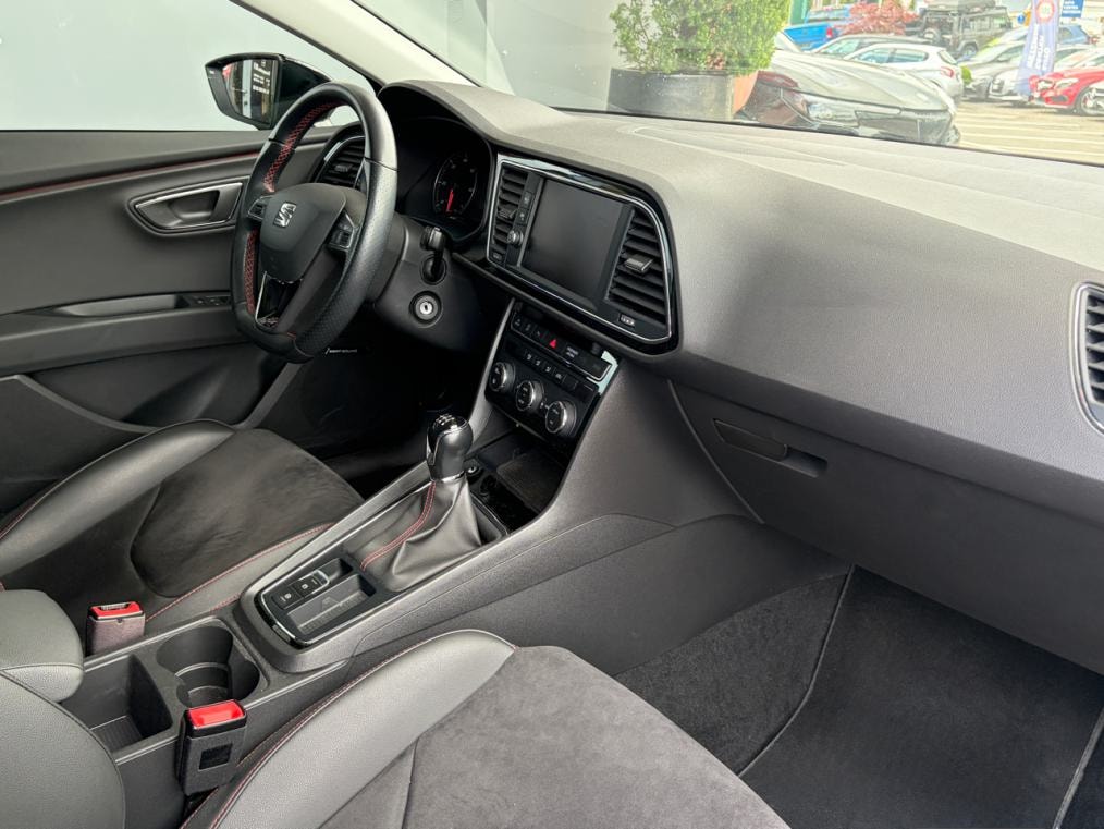 SEAT Leon 2.0 TDi FR-image-8