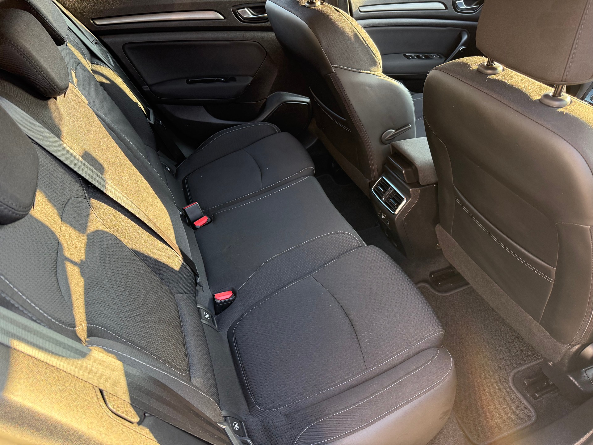 RENAULT Mégane Berline 1.3 16V Turbo Zen-image-6