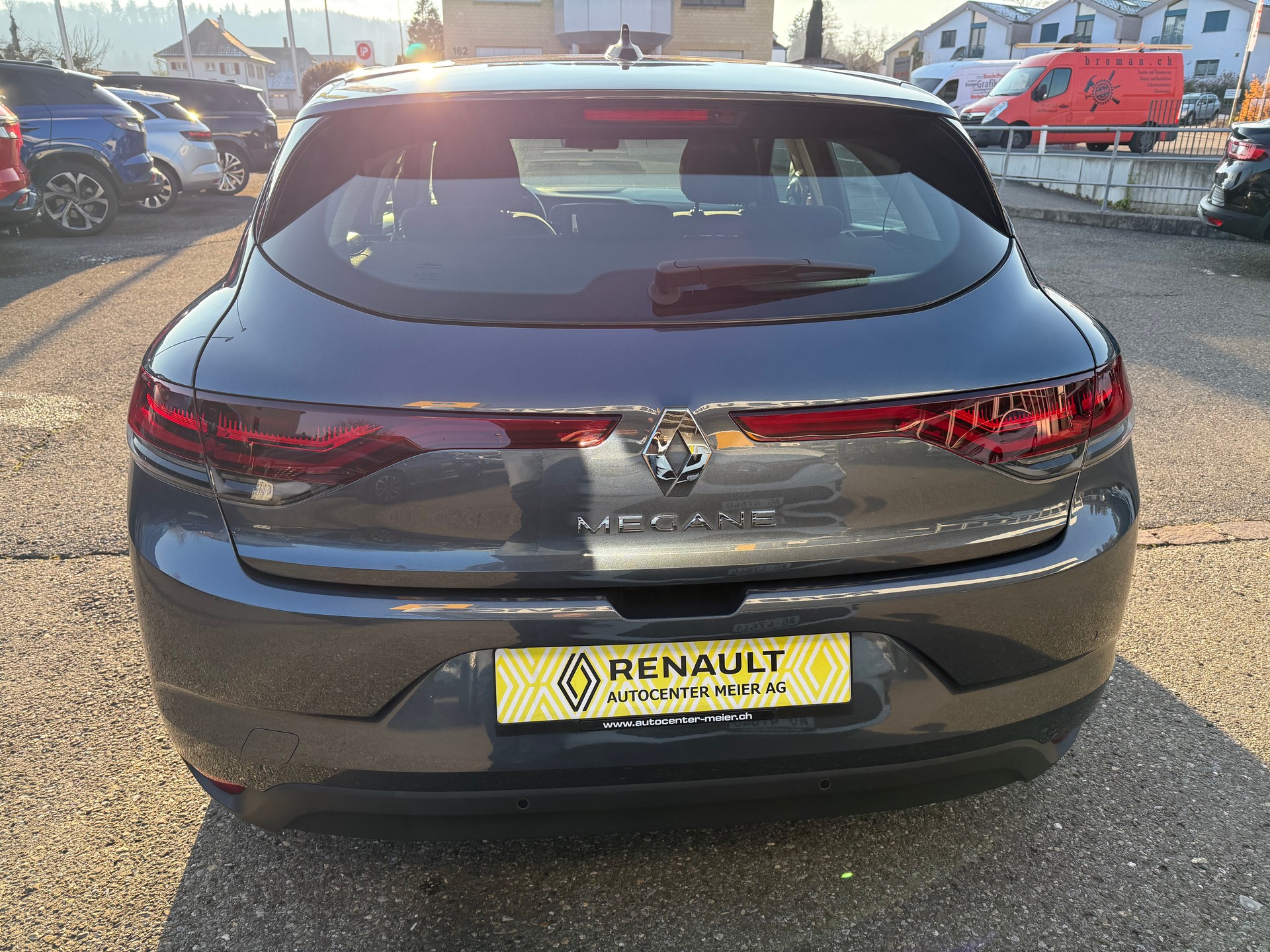RENAULT Mégane Berline 1.3 16V Turbo Zen-image-2