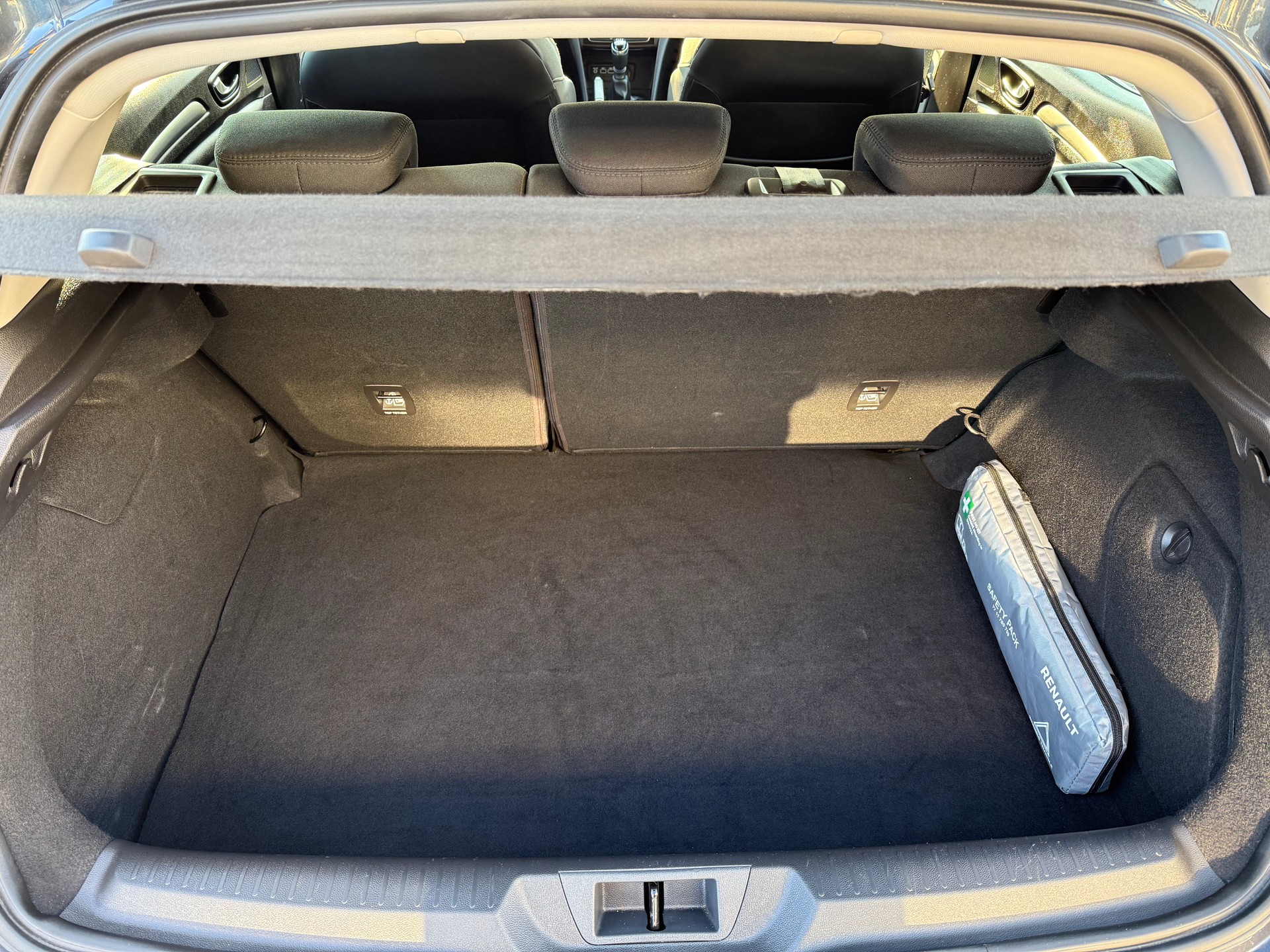 RENAULT Mégane Berline 1.3 16V Turbo Zen-image-7