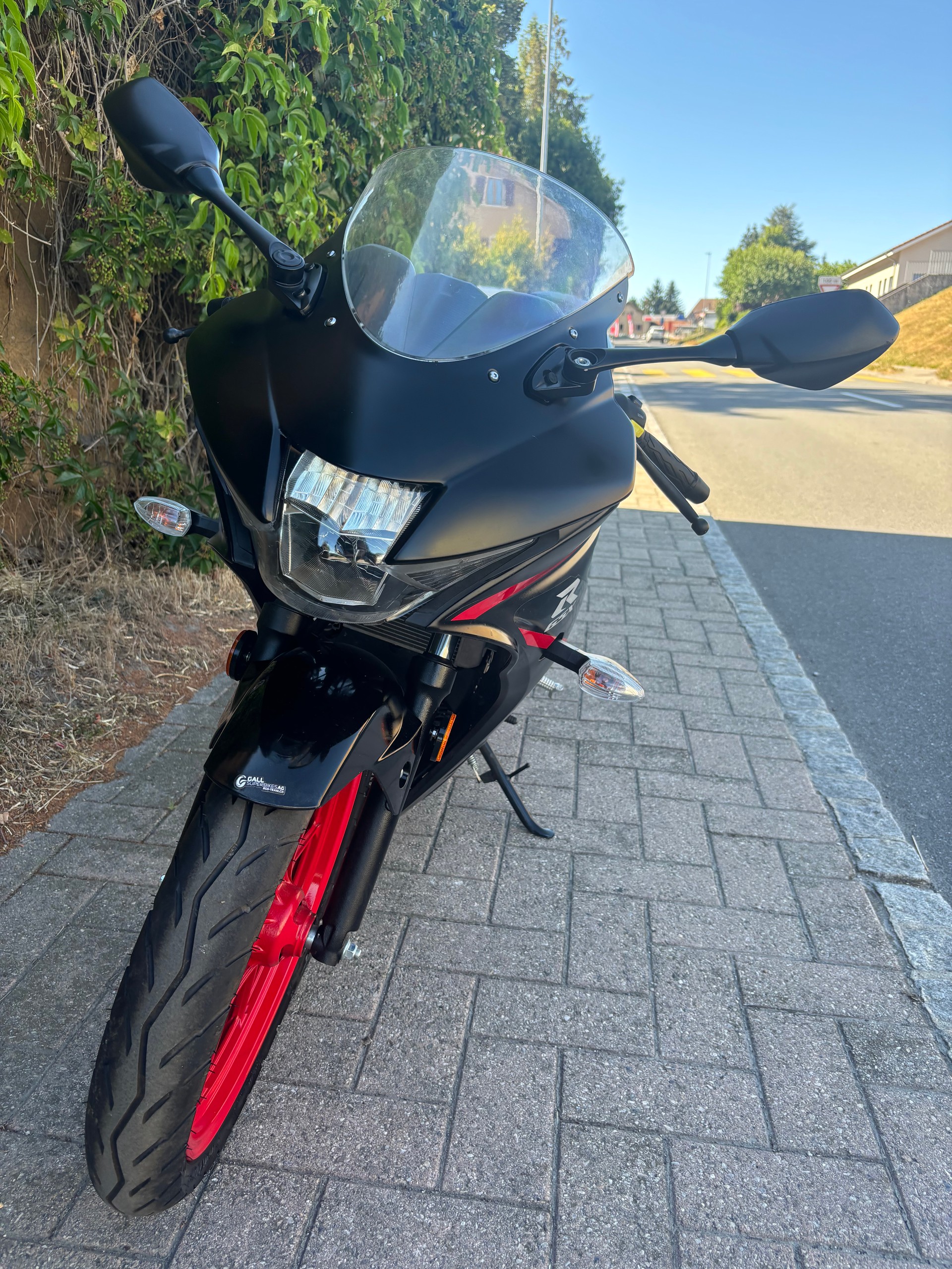 SUZUKI GSX-R 125-image-4