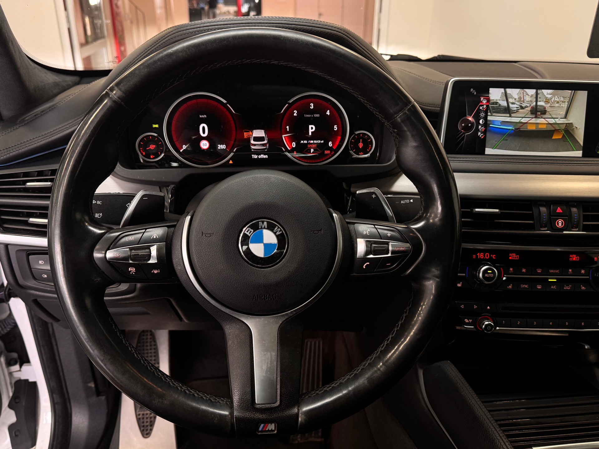 BMW X6 M50d Steptronic *Softclose / Glasdach / 360 Kamera / Dachhimmel Alcantara / Fond-Entertainment / Adaptive LED*-image-11