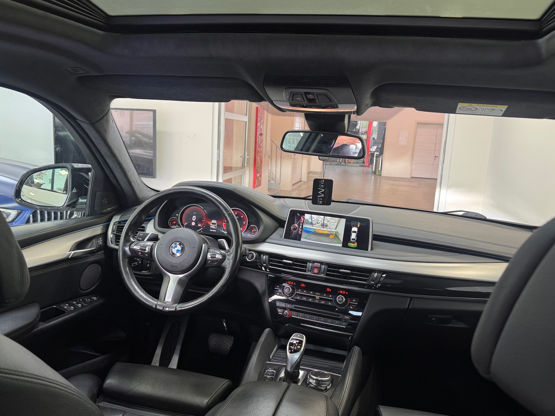 BMW X6 M50d Steptronic *Softclose / Glasdach / 360 Kamera / Dachhimmel Alcantara / Fond-Entertainment / Adaptive LED*-image-13