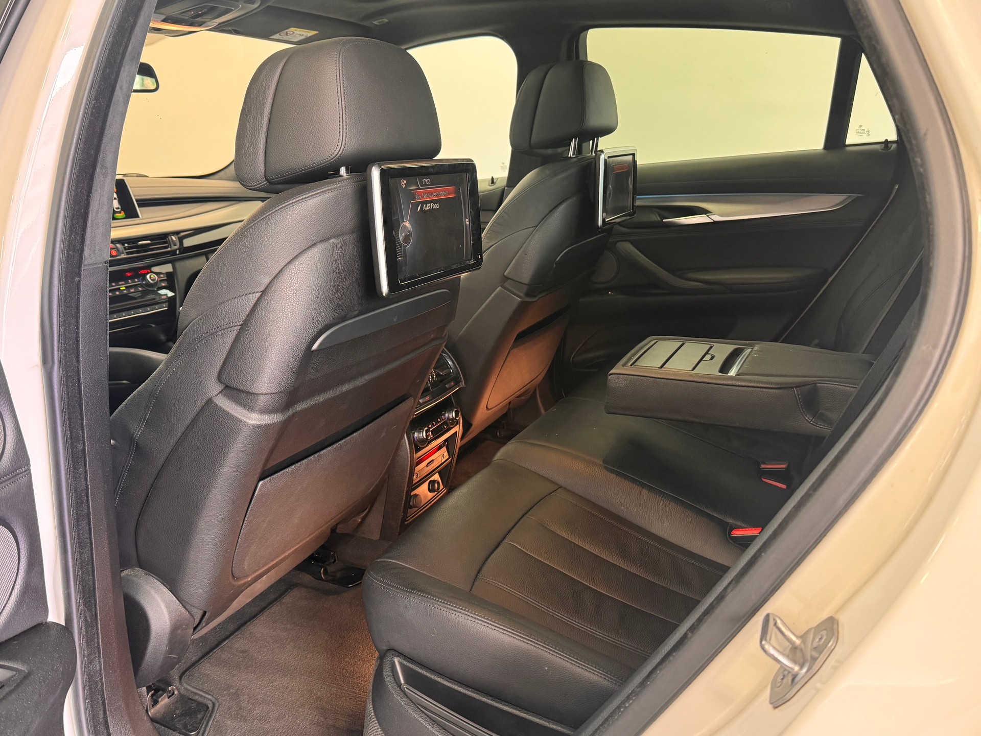 BMW X6 M50d Steptronic *Softclose / Glasdach / 360 Kamera / Dachhimmel Alcantara / Fond-Entertainment / Adaptive LED*-image-8
