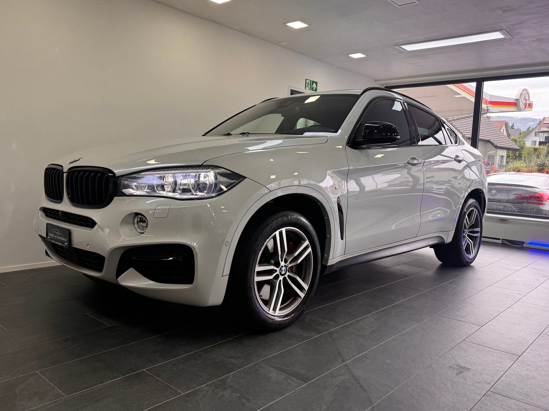 BMW X6 M50d Steptronic *Softclose / Glasdach / 360 Kamera / Dachhimmel Alcantara / Fond-Entertainment / Adaptive LED*