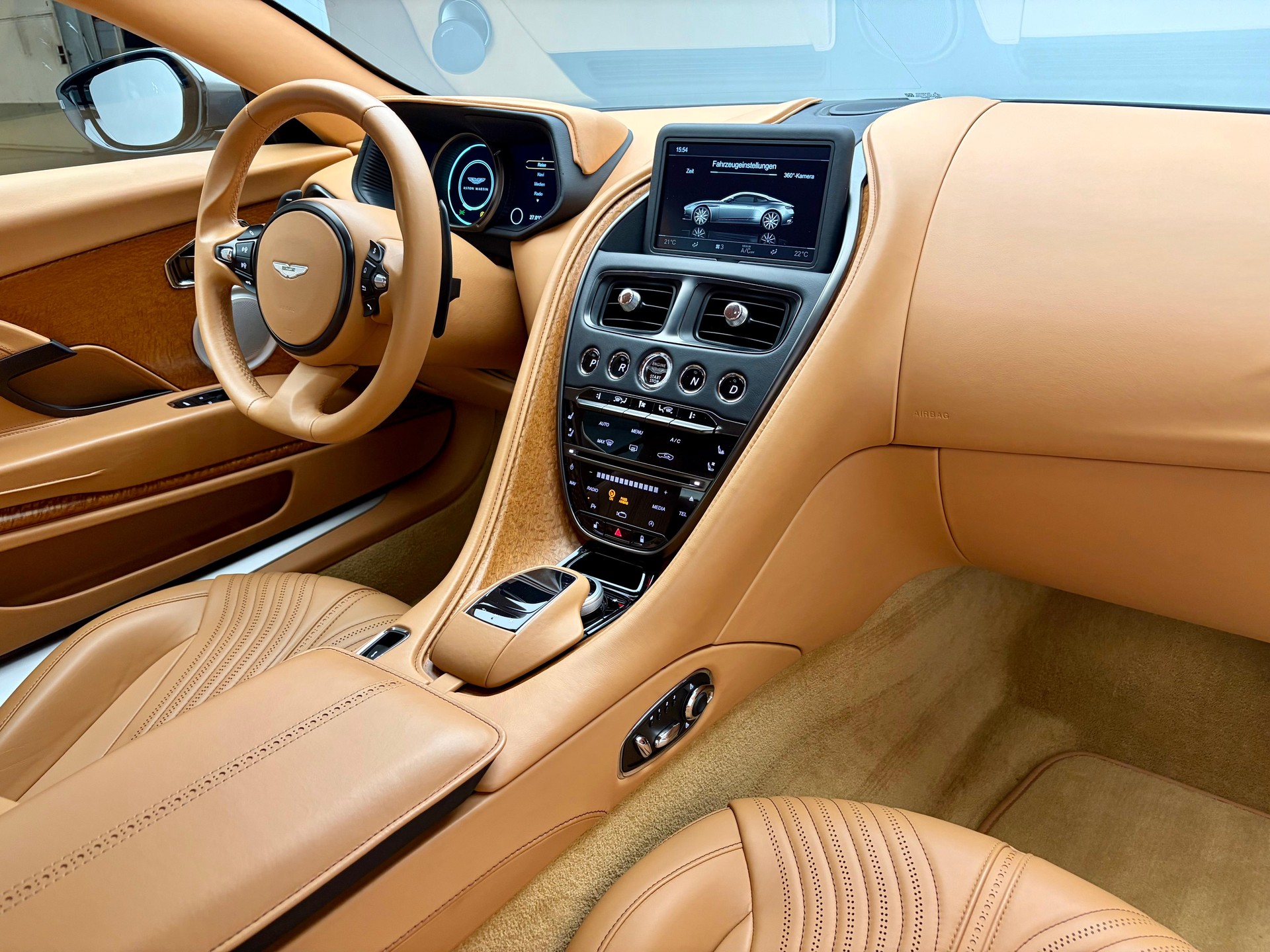 ASTON MARTIN DB11 Coupé 5.2 V12 Bi-Turbo Launch Ed.-image-15