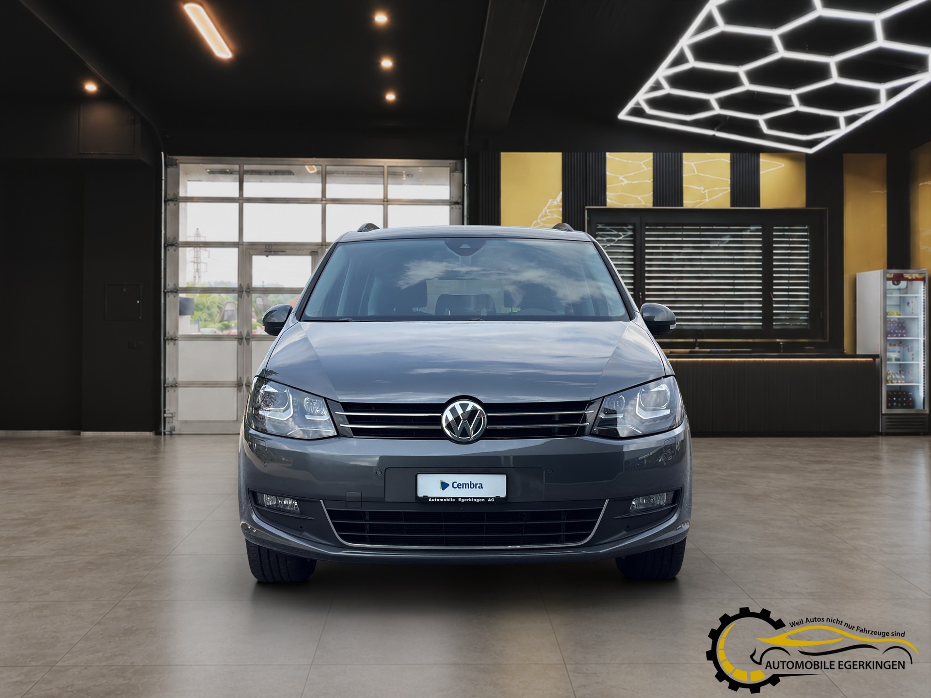 VW Sharan 2.0 TDI SCR Comfortline DSG 4m-image-1