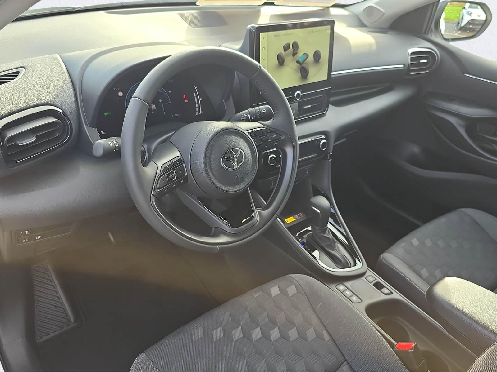 TOYOTA Yaris 1.5 VVT-i HSD Trend-image-9