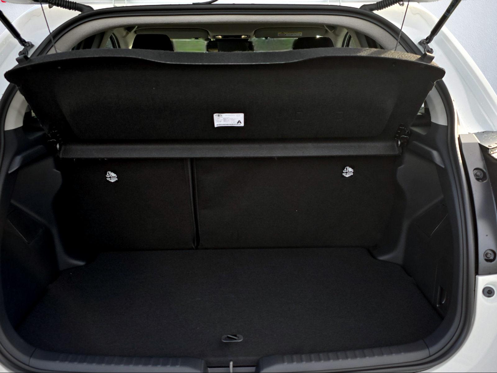 TOYOTA Yaris 1.5 VVT-i HSD Trend-image-4