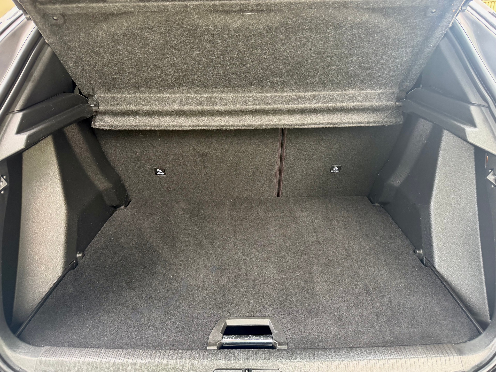PEUGEOT 2008 1.2 PureTech Allure Pack EAT8-image-14