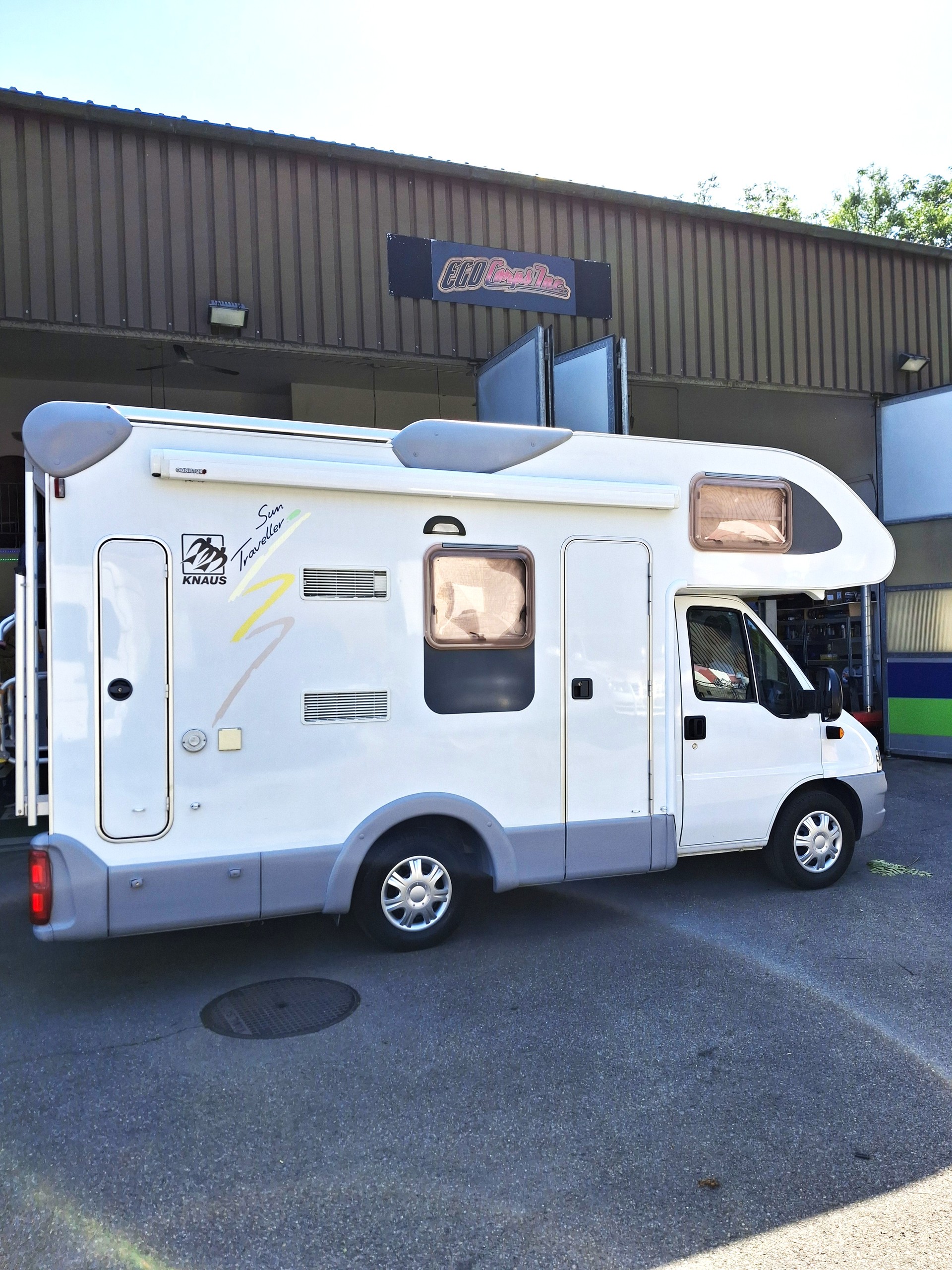 KNAUS Sun Traveller 2.8-image-1