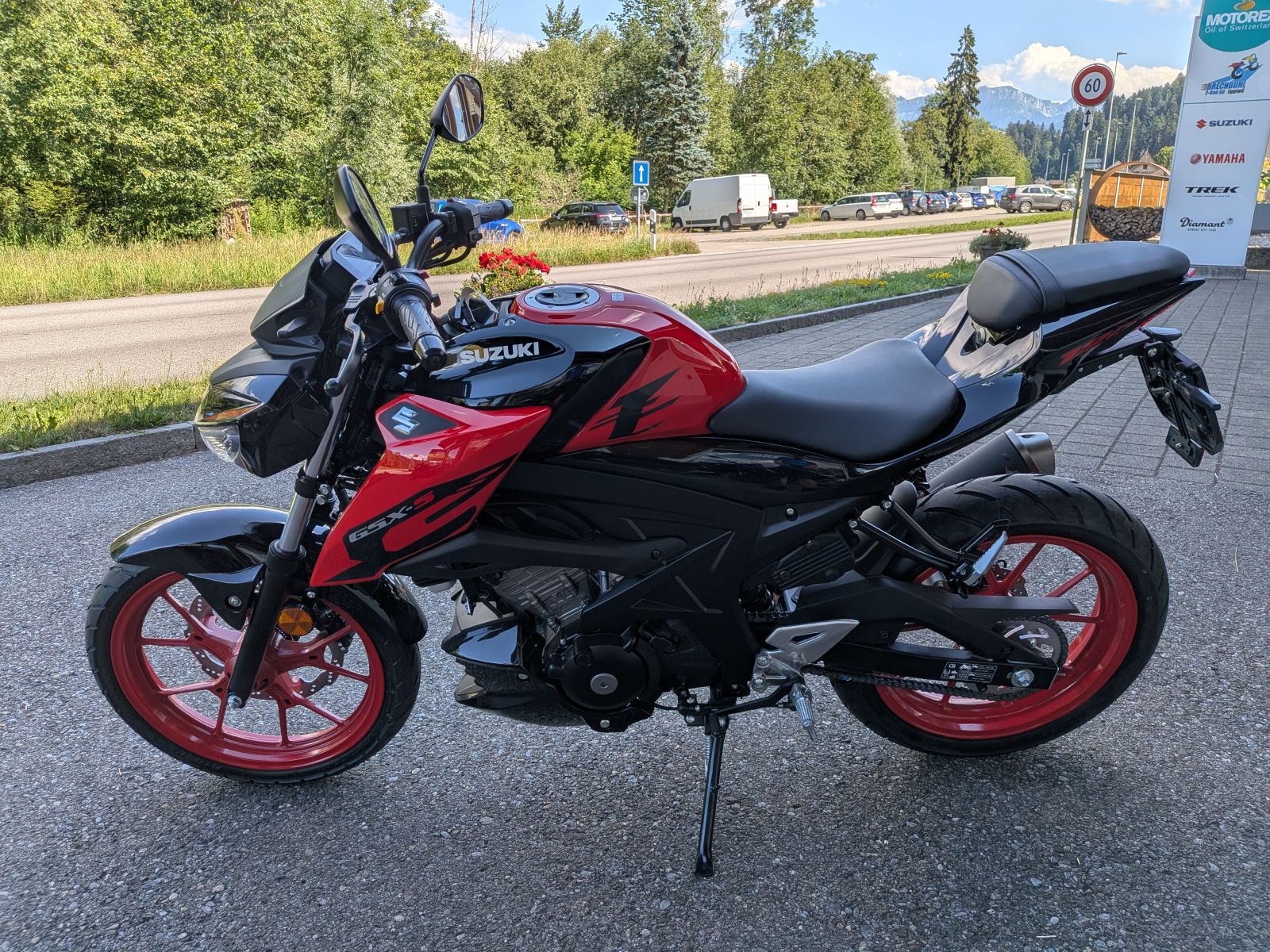 SUZUKI GSX-S 125-image-3