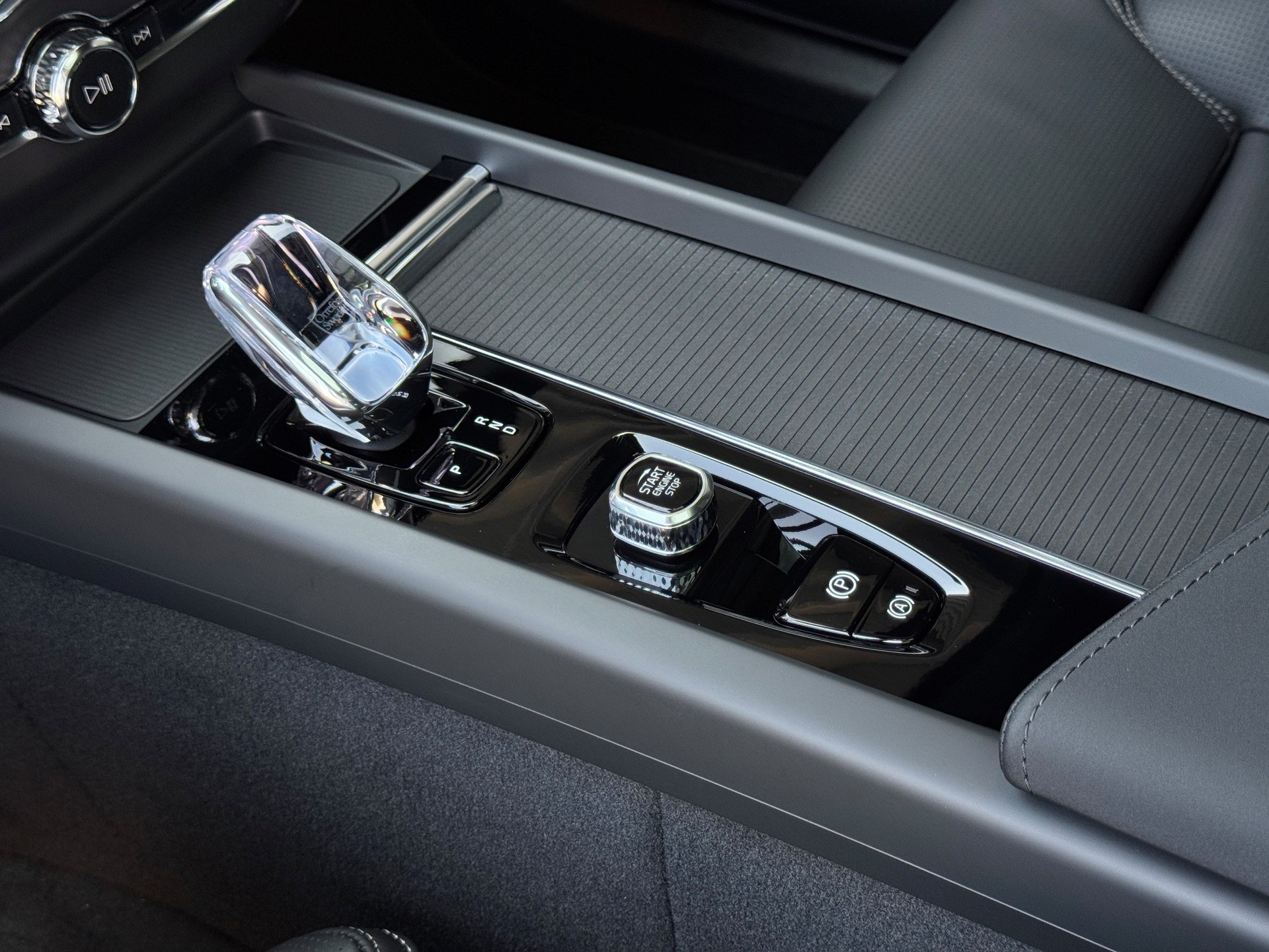 VOLVO XC60 T8 Allradantrieb Plug-in Hybrid-image-17