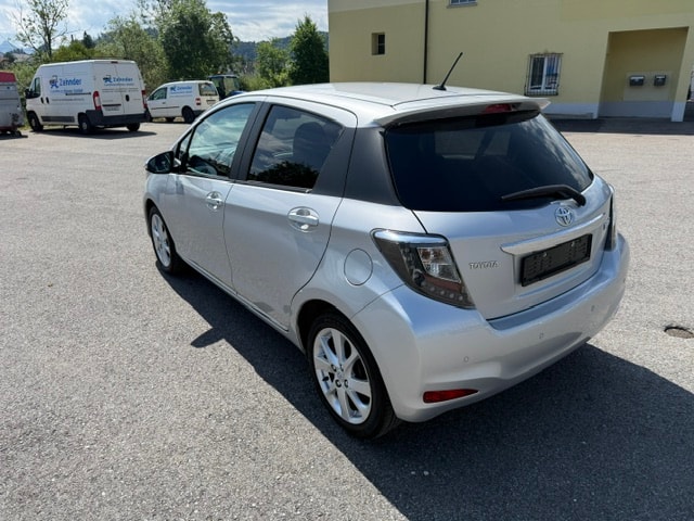 TOYOTA Yaris 1.33 Style Multidrive-image-7