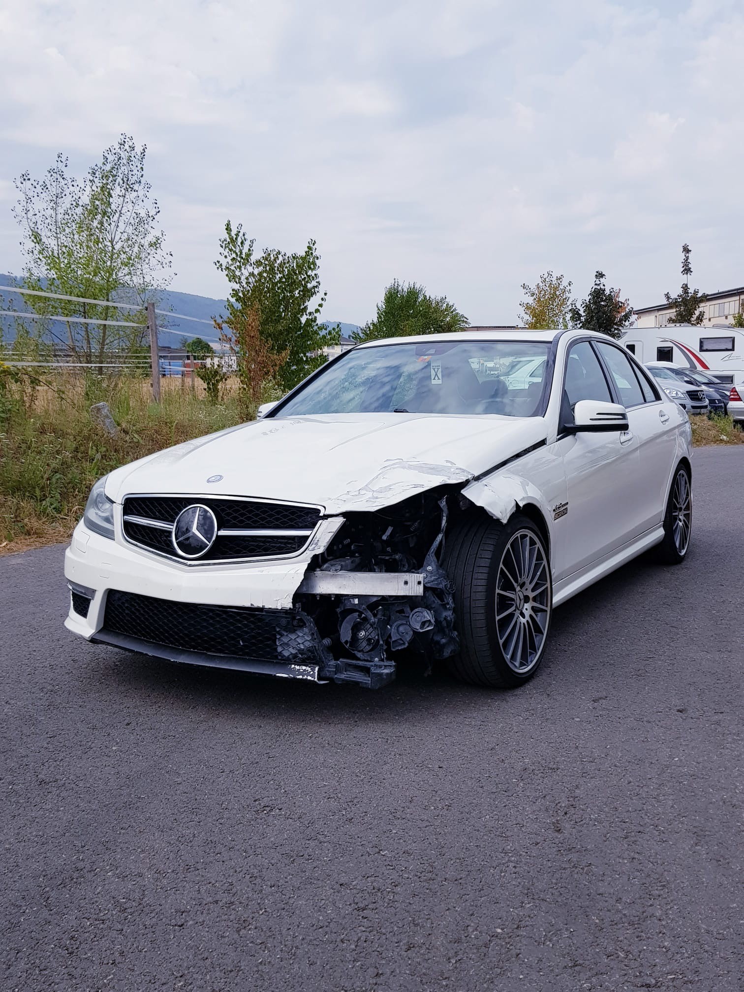 MERCEDES-BENZ W204 C63 AMG