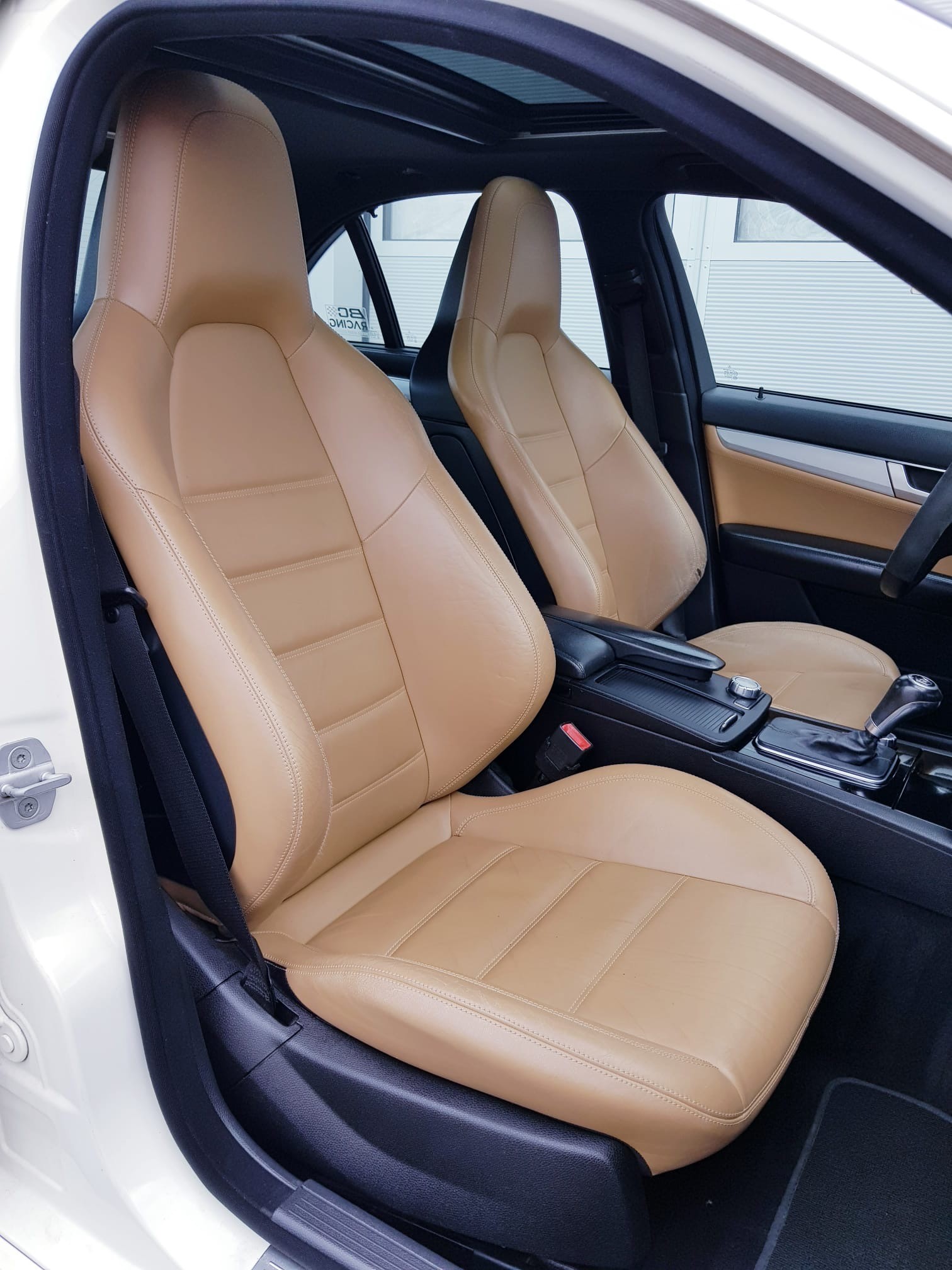 MERCEDES-BENZ W204 C63 AMG-image-13