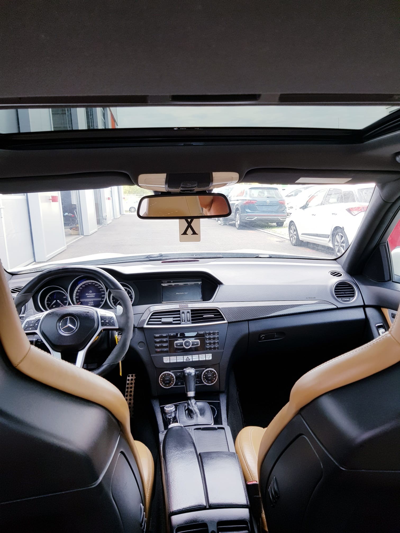 MERCEDES-BENZ W204 C63 AMG-image-10