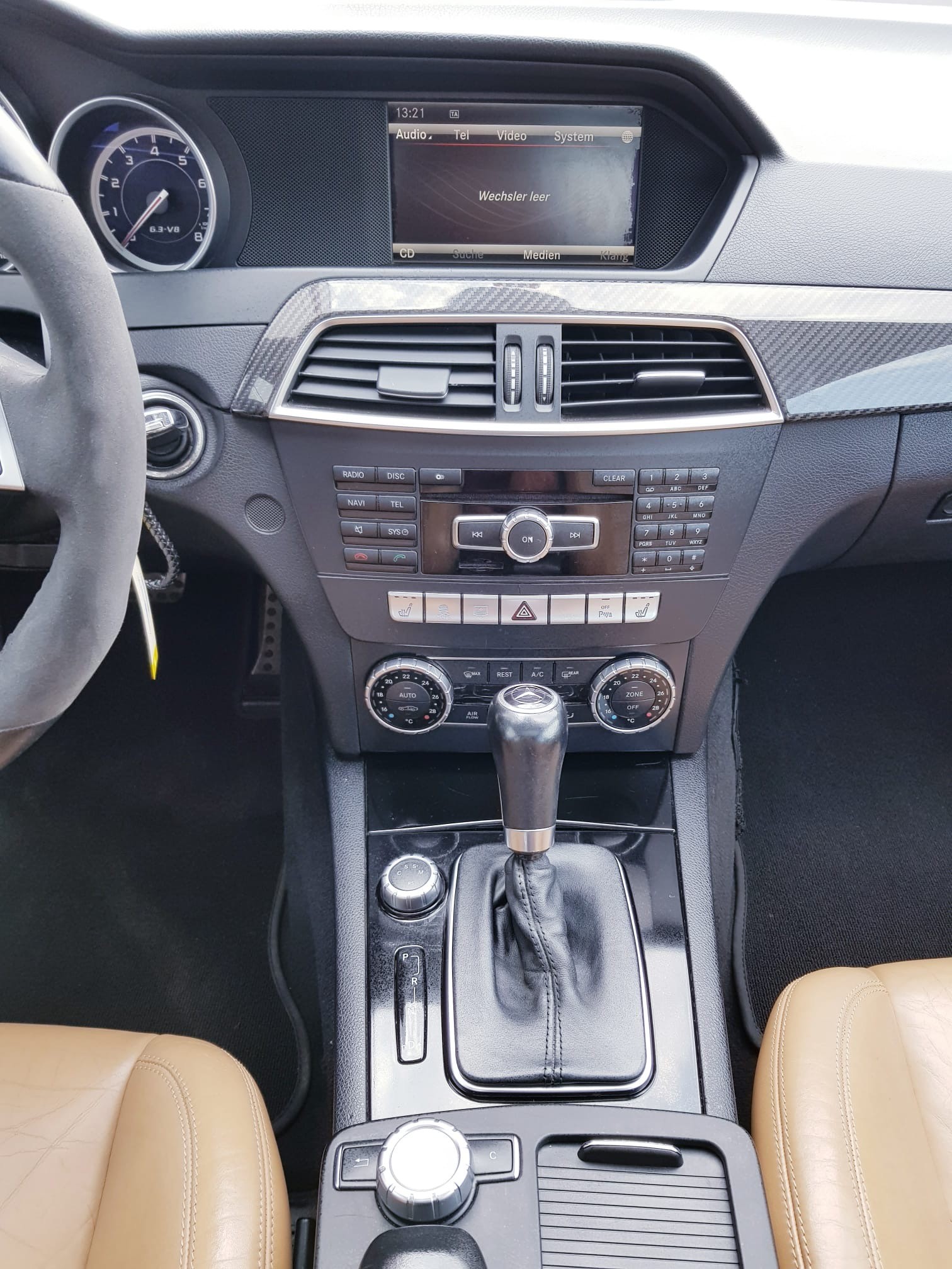 MERCEDES-BENZ W204 C63 AMG-image-14