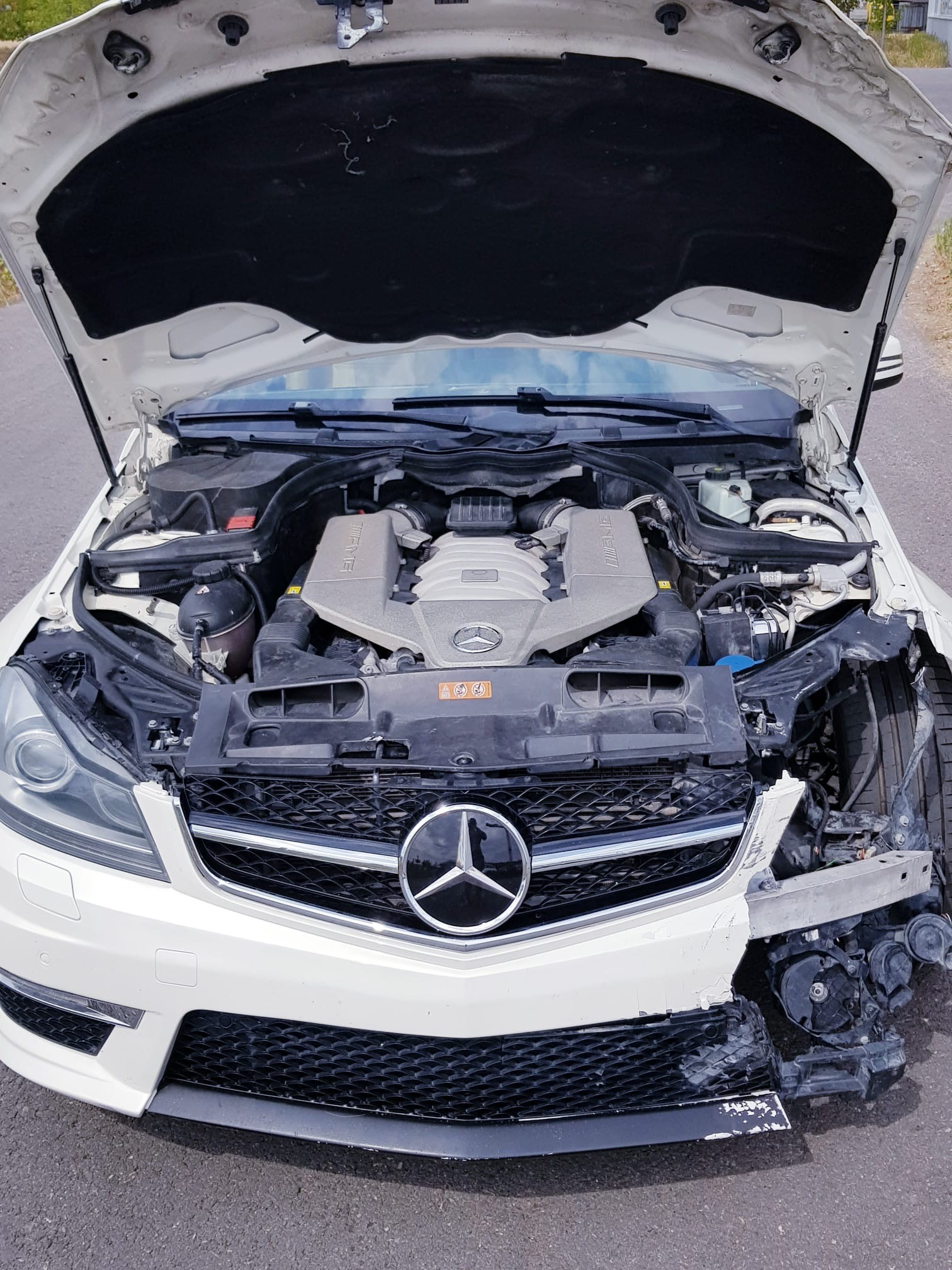 MERCEDES-BENZ W204 C63 AMG-image-6