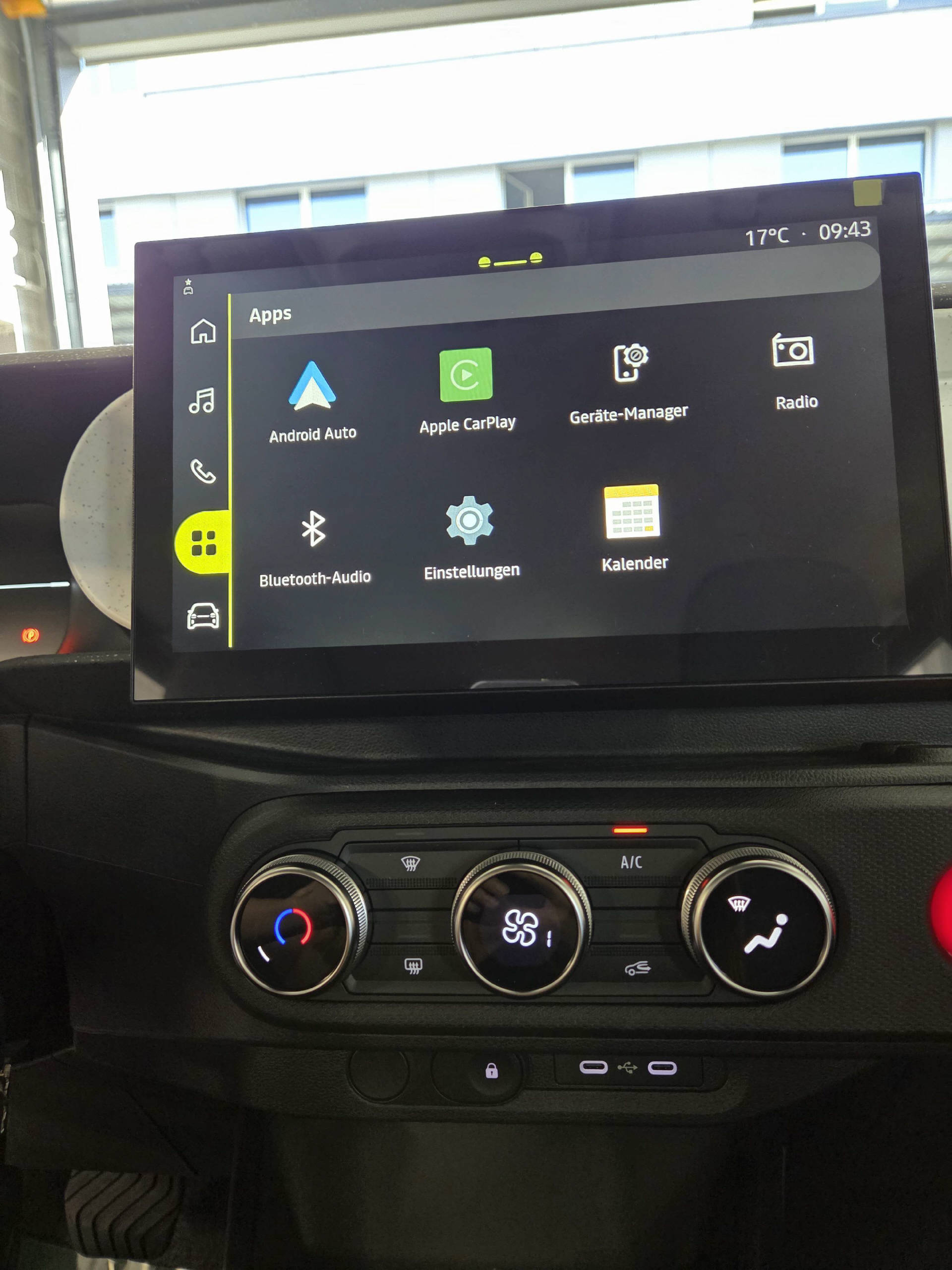 RENAULT Twingo E-Tech Urban Range evolution-image-9