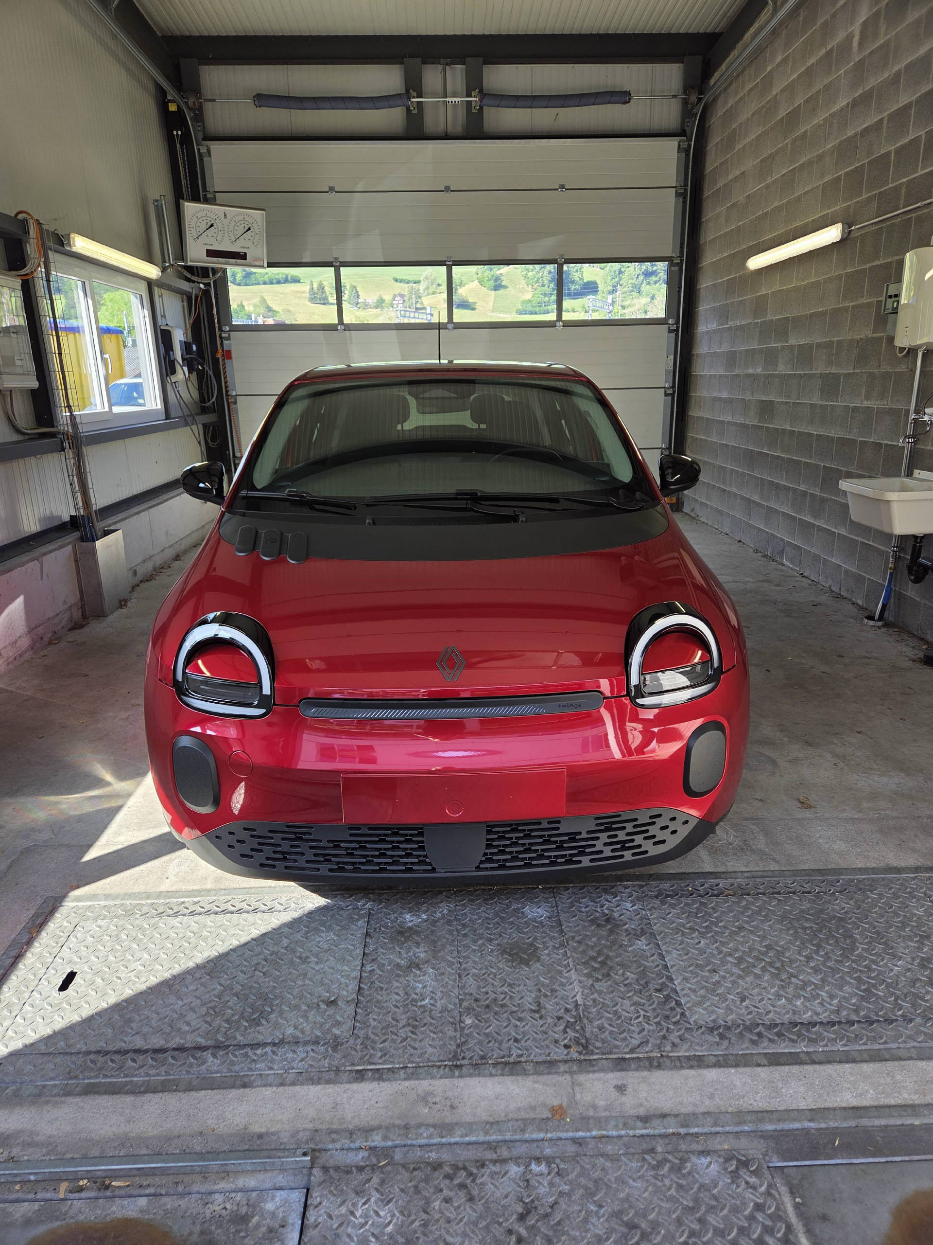 RENAULT Twingo E-Tech Urban Range evolution-image-1