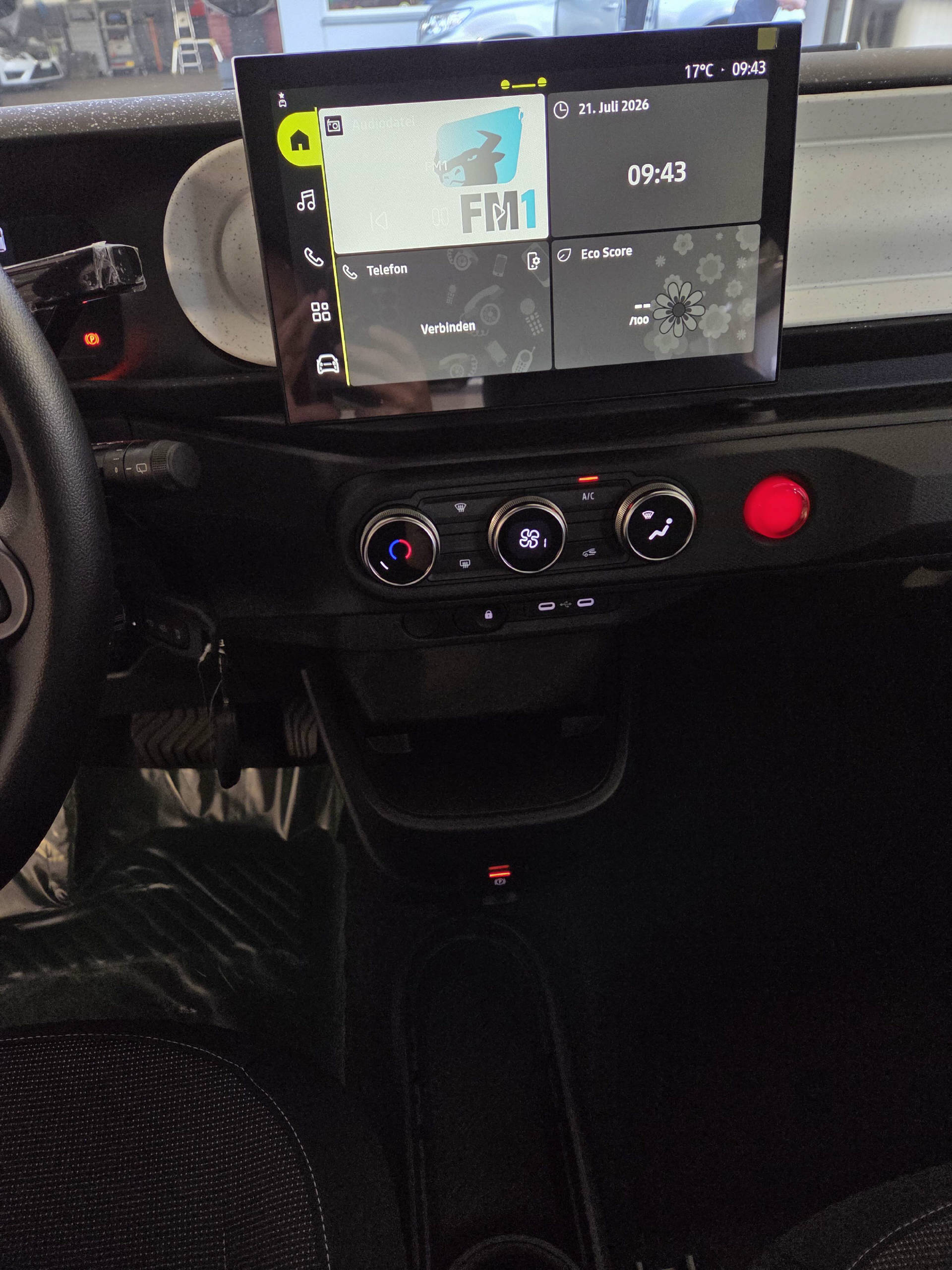 RENAULT Twingo E-Tech Urban Range evolution-image-8