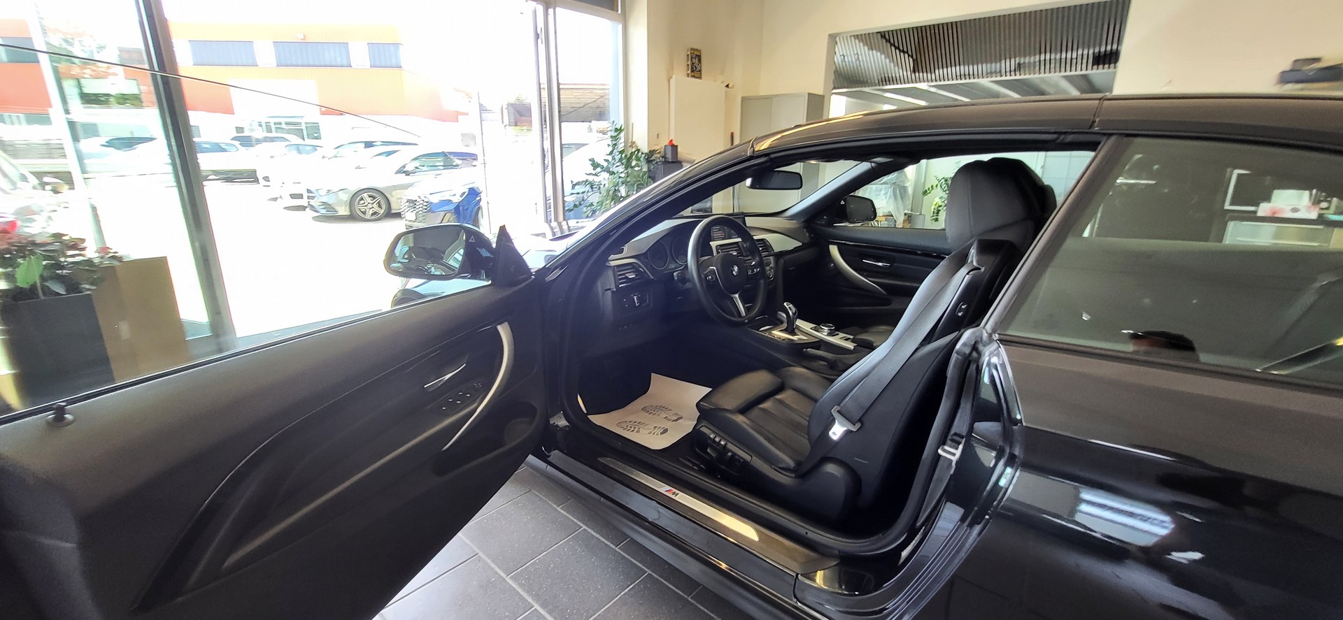 BMW 435i Cabriolet M Sport Steptronic-image-6