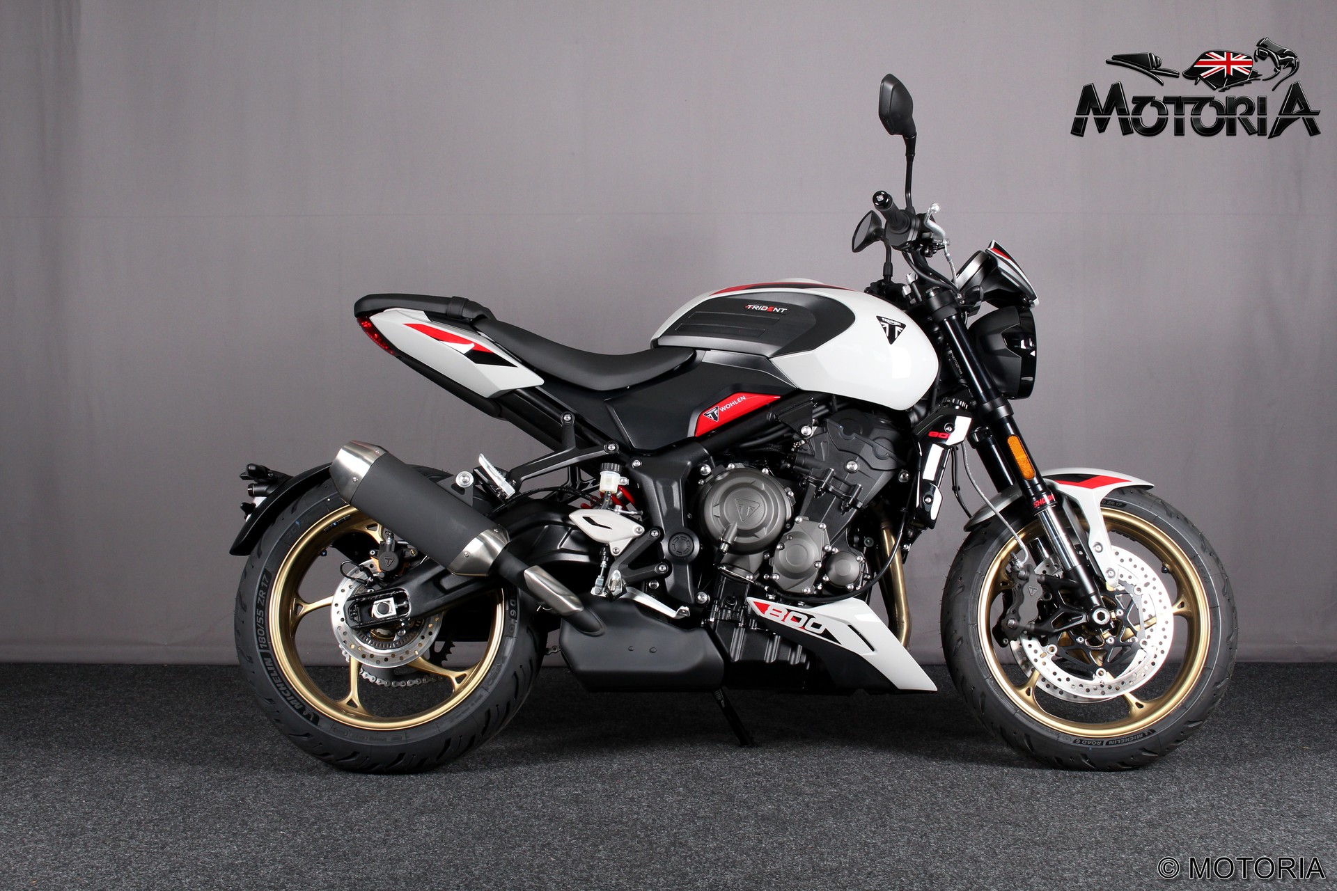 TRIUMPH Trident 800-showroom-element-1
