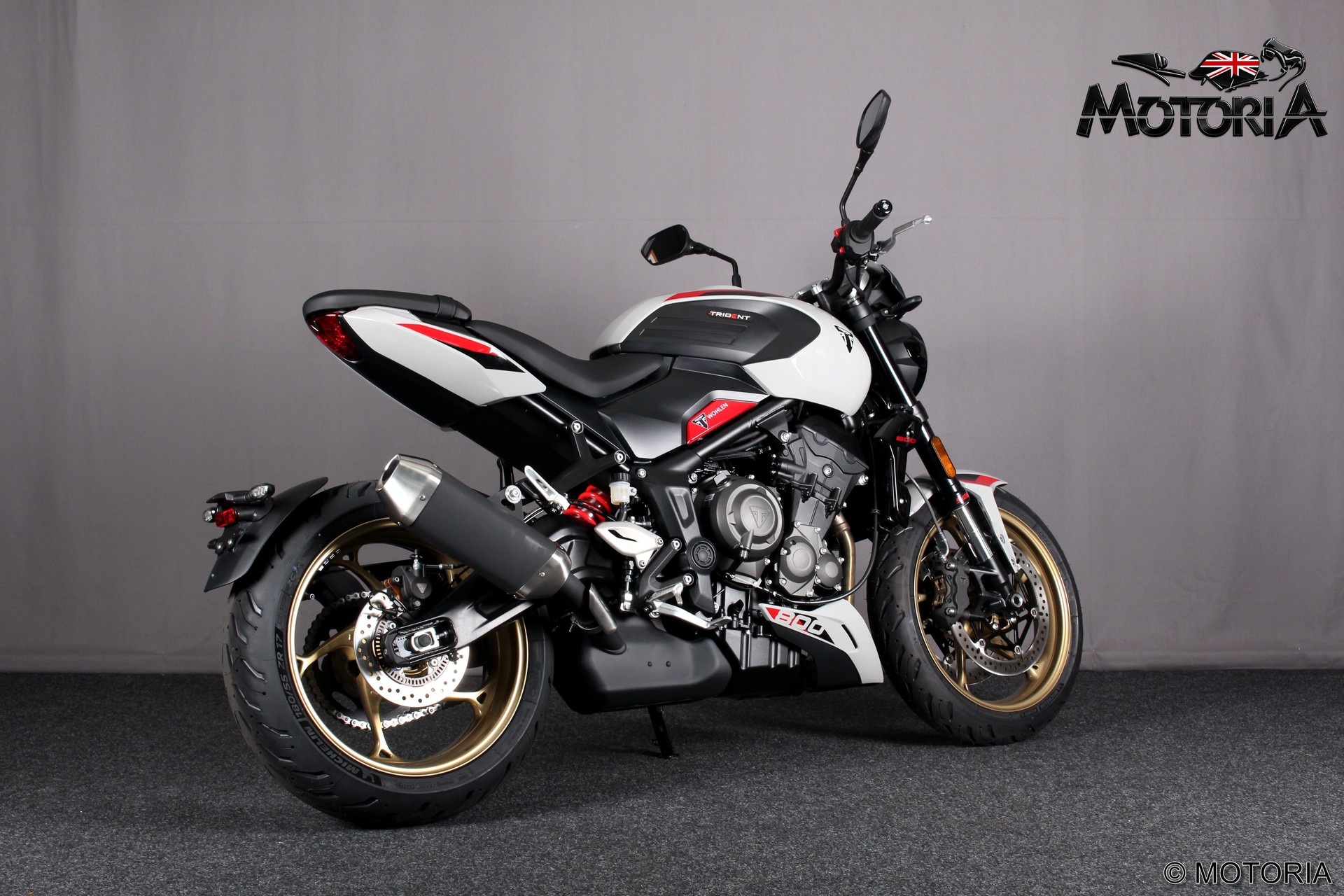 TRIUMPH Trident 800-showroom-element-2