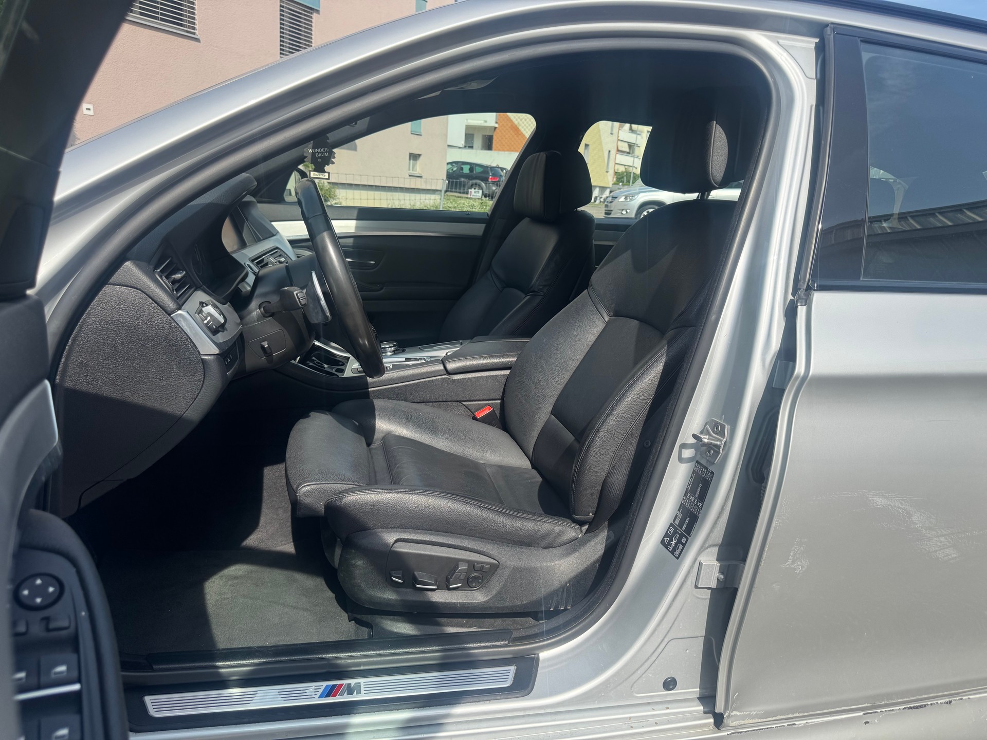 BMW 520d Touring xDrive Steptronic-image-12