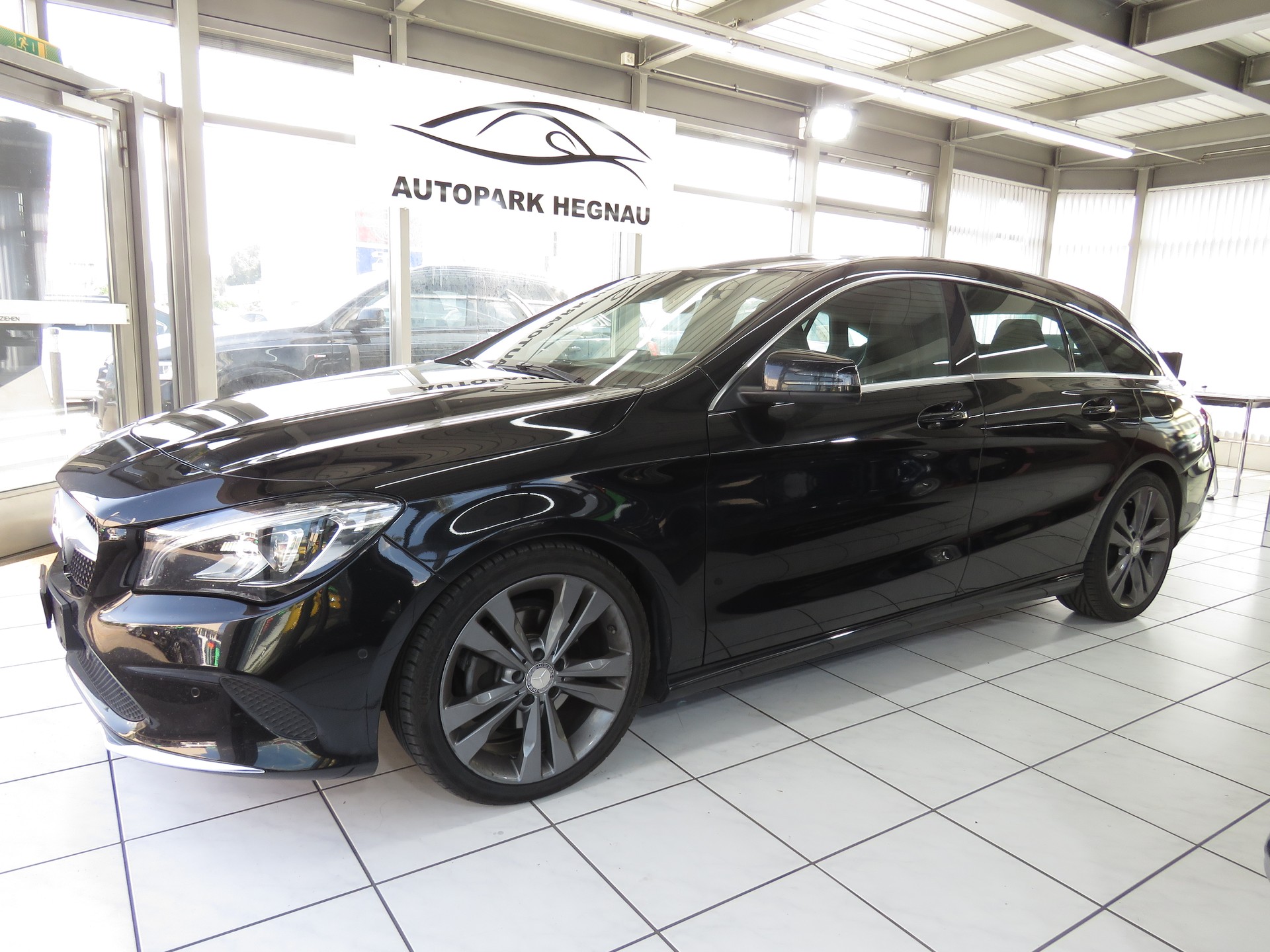 MERCEDES-BENZ CLA Shooting Brake 200 d Urban 7G-DCT (Automat) Fixpreis !!!