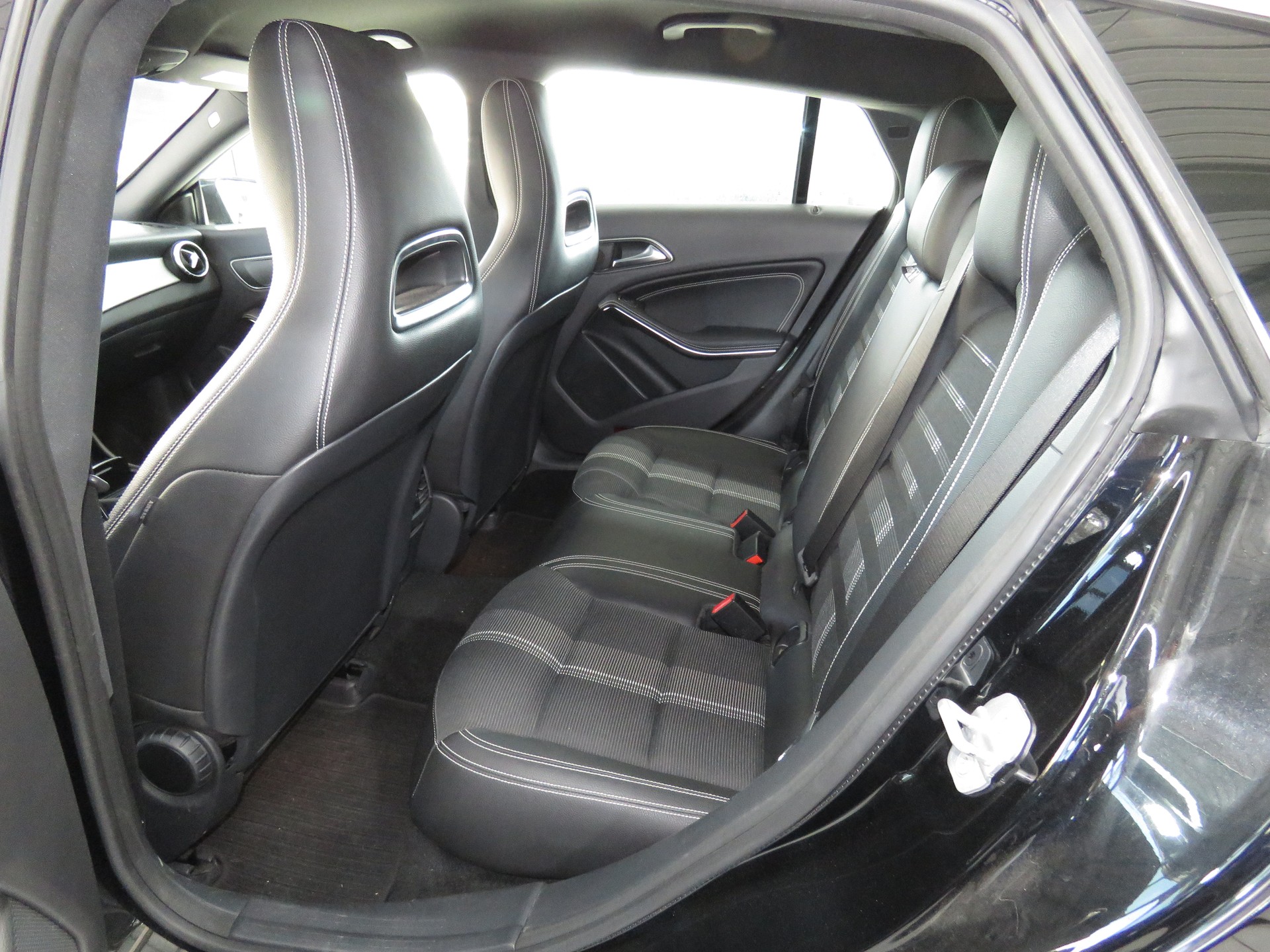 MERCEDES-BENZ CLA Shooting Brake 200 d Urban 7G-DCT (Automat) Fixpreis !!!-image-8