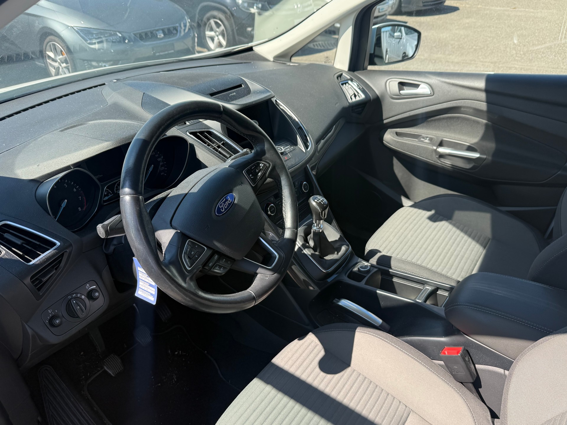FORD C-Max 1.5 SCTi Titanium-image-6