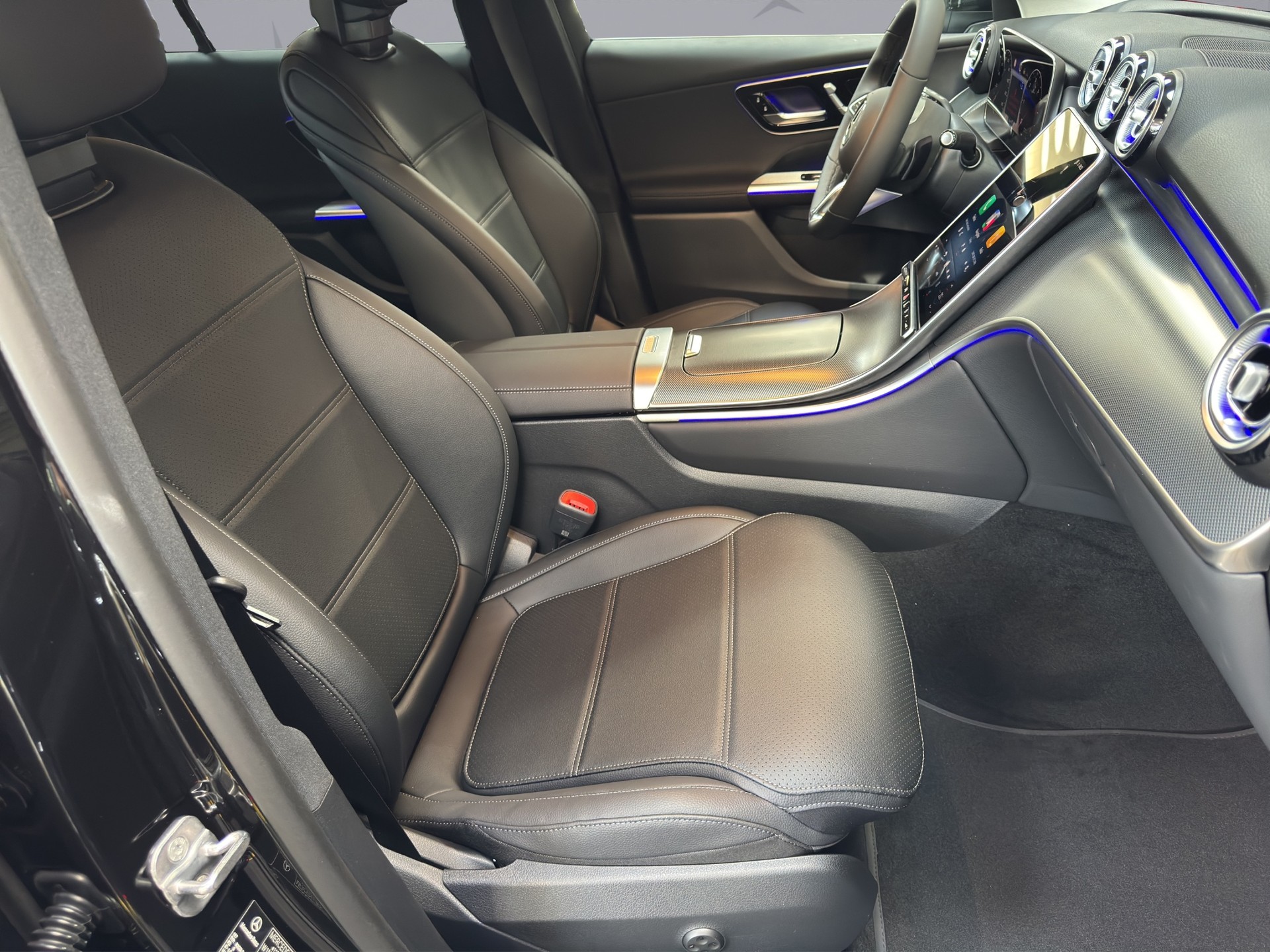 MERCEDES-BENZ GLC 220 d Avantgarde 4matic-image-16