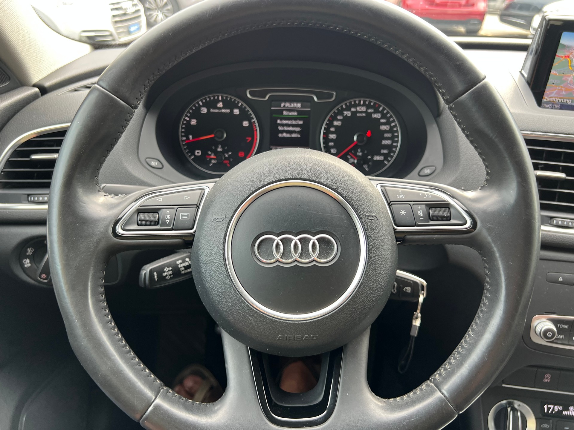 AUDI Q3 2.0 TFSI 4x4 S-tronic PS 211 *** Navigation * Anhängerkupplung 2000 kg. * frisch ab MFK * 1 Jahr Garantie möglich ***-image-19