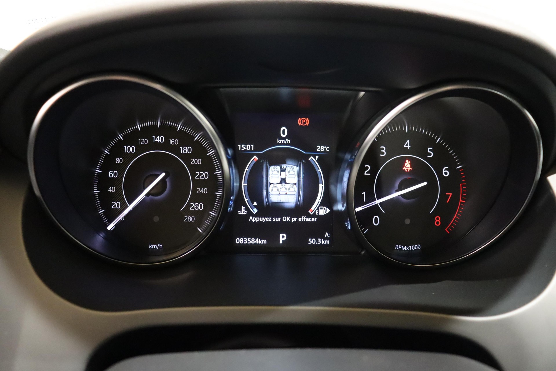 JAGUAR E-Pace 2.0 T 200 R-Dynamic S AWD-image-9