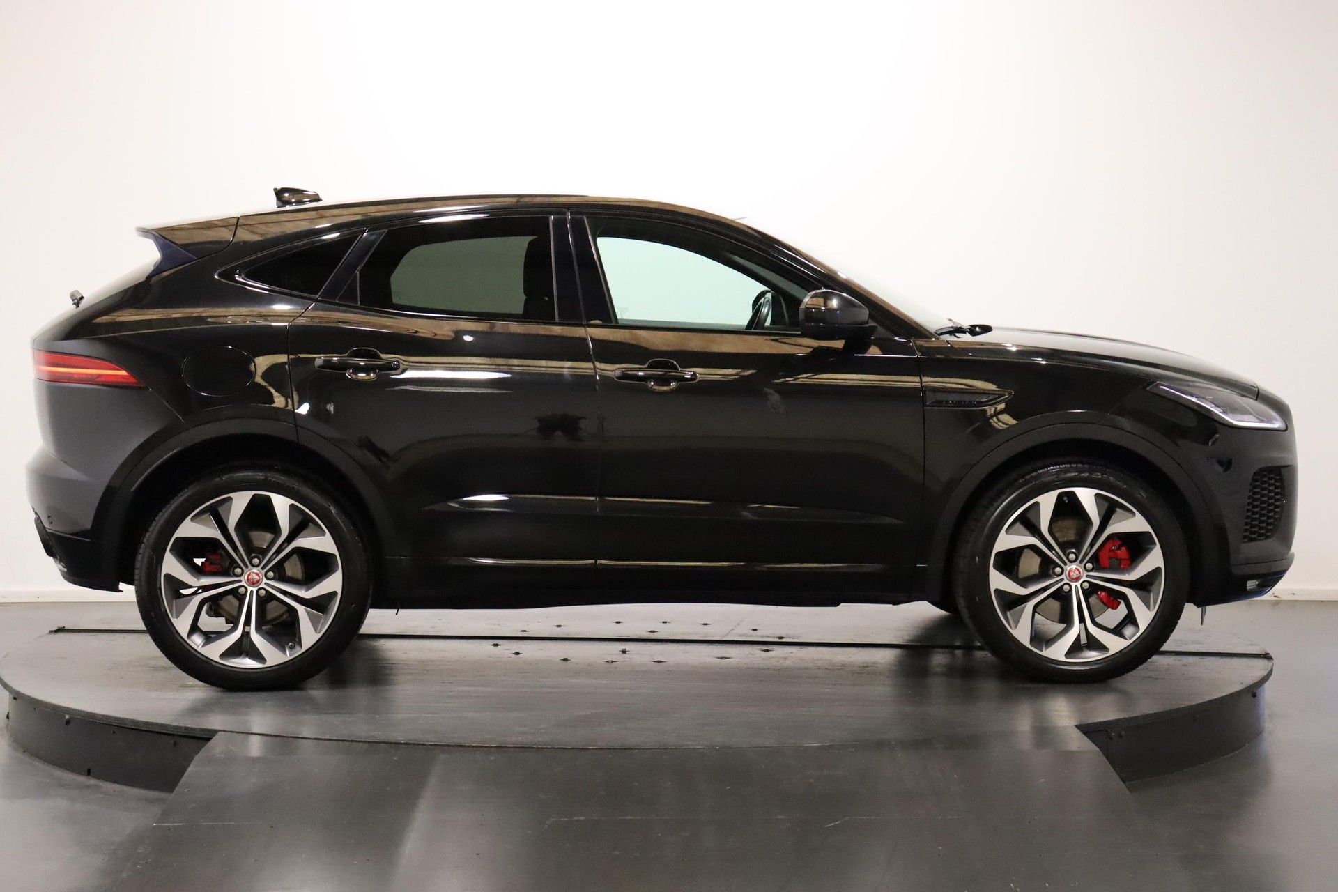 JAGUAR E-Pace 2.0 T 200 R-Dynamic S AWD-image-2